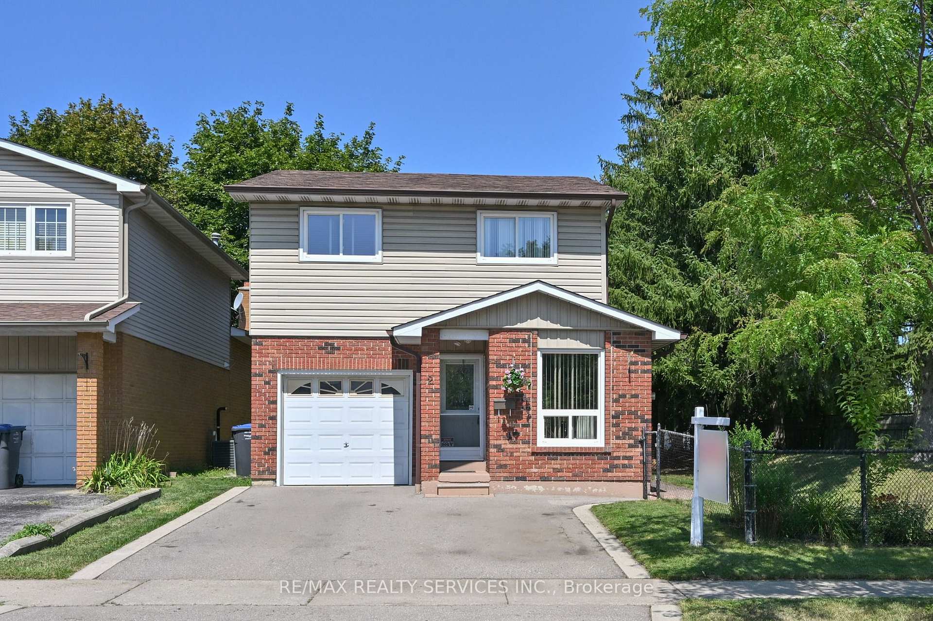 Photo 1 of 2 Lindridge Avenue, Brampton, Westgate — HOMEH