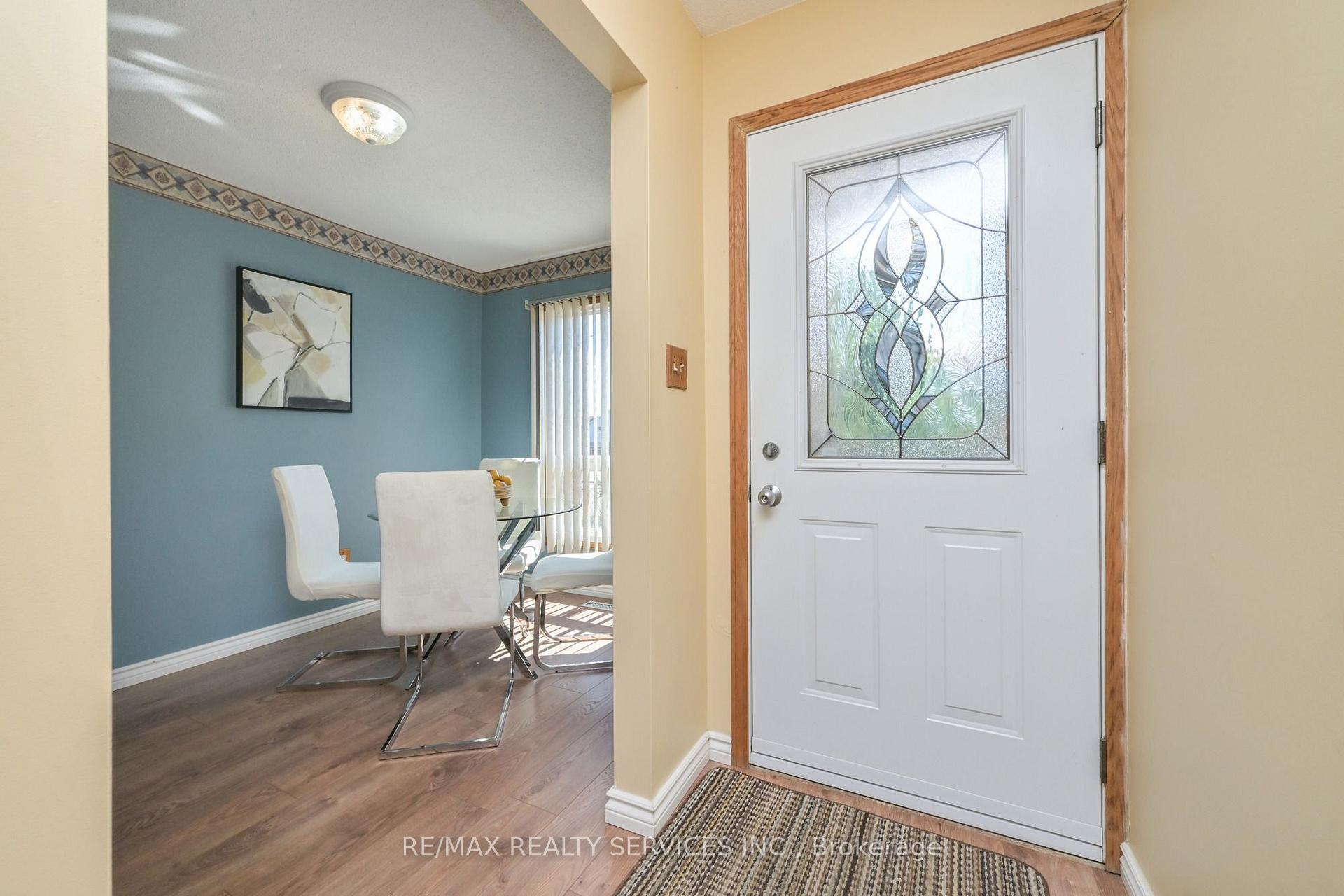 Photo 3 of 2 Lindridge Avenue, Brampton, Westgate — HOMEH