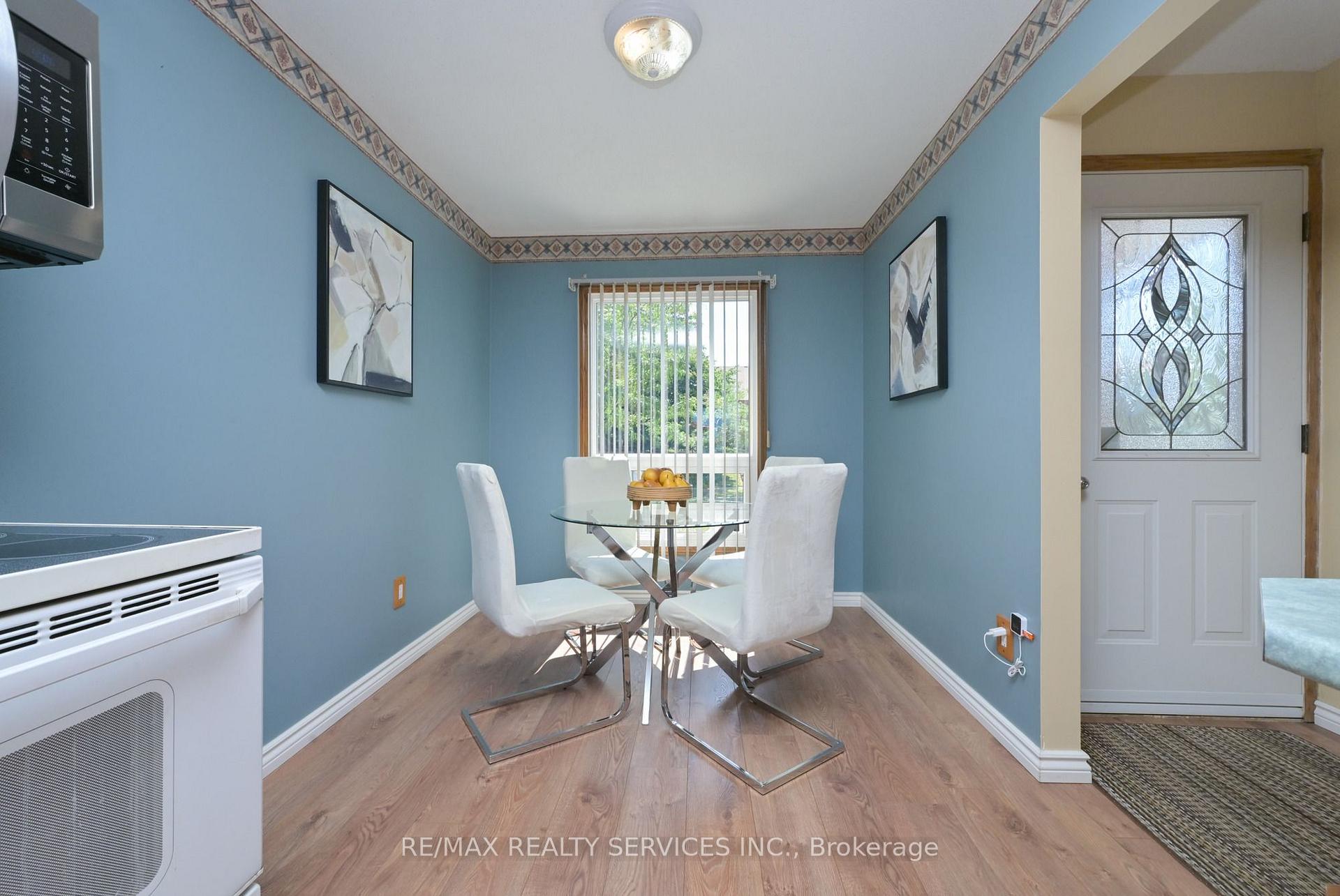 Photo 5 of 2 Lindridge Avenue, Brampton, Westgate — HOMEH