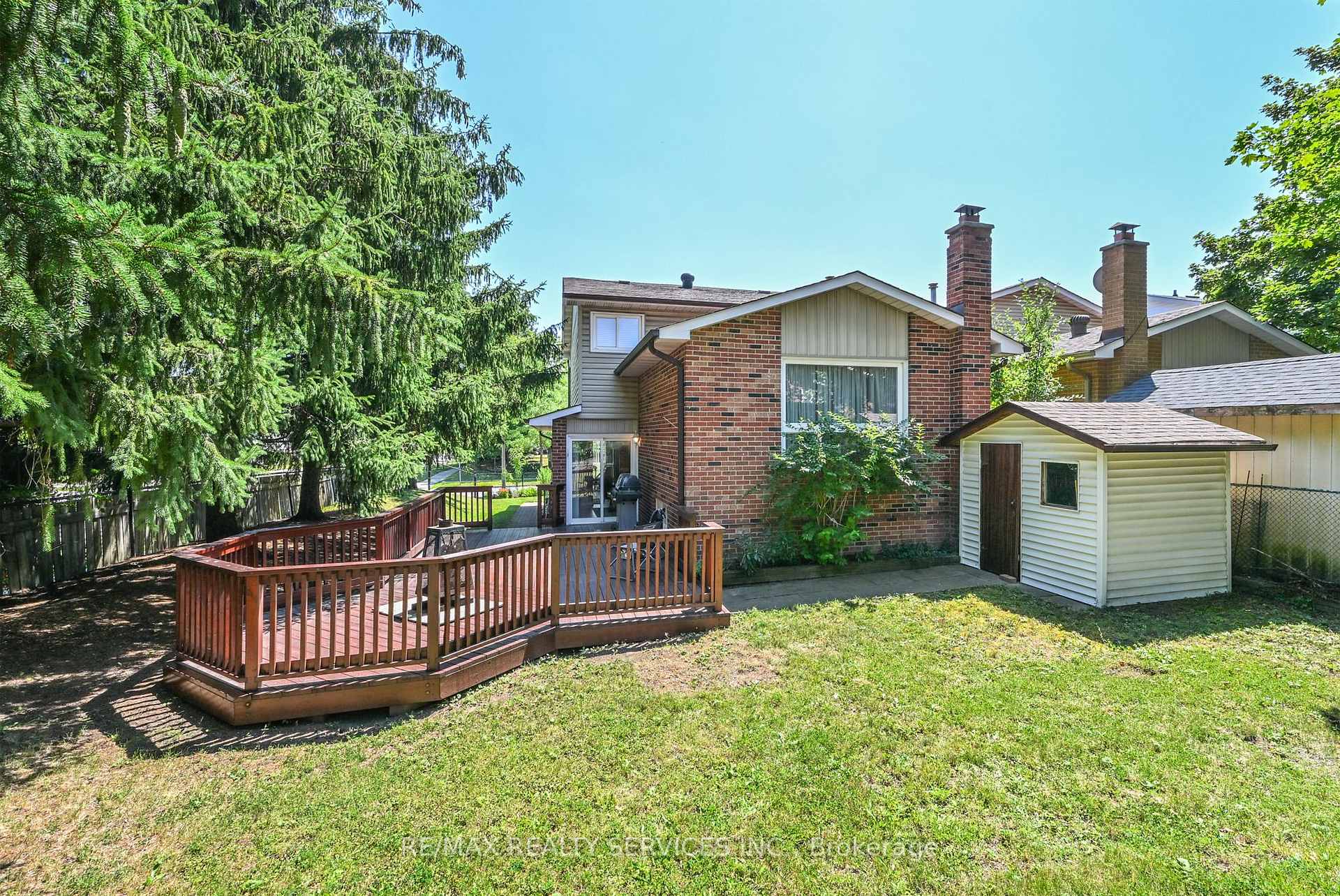 Photo 25 of 2 Lindridge Avenue, Brampton, Westgate — HOMEH