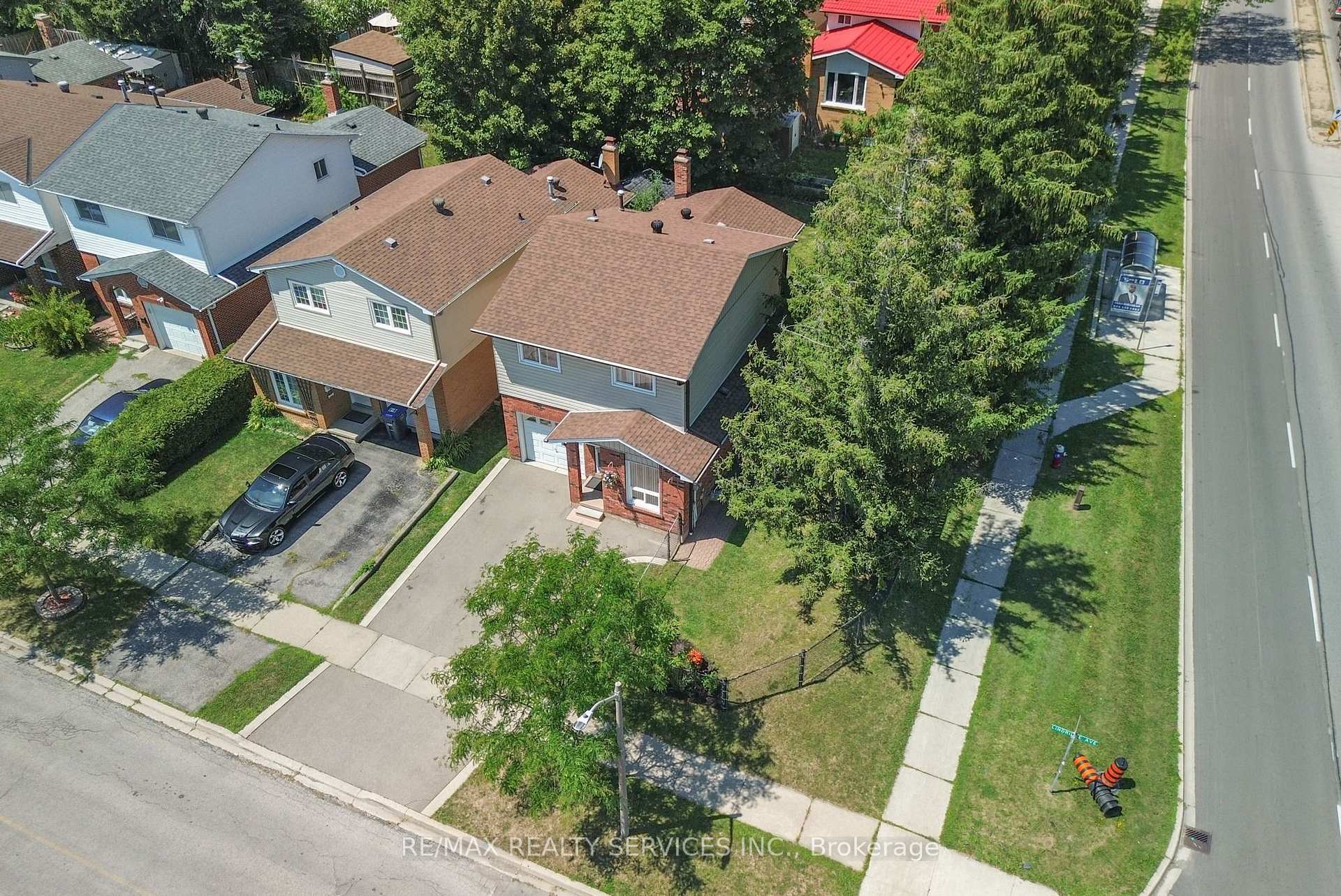 Photo 30 of 2 Lindridge Avenue, Brampton, Westgate — HOMEH