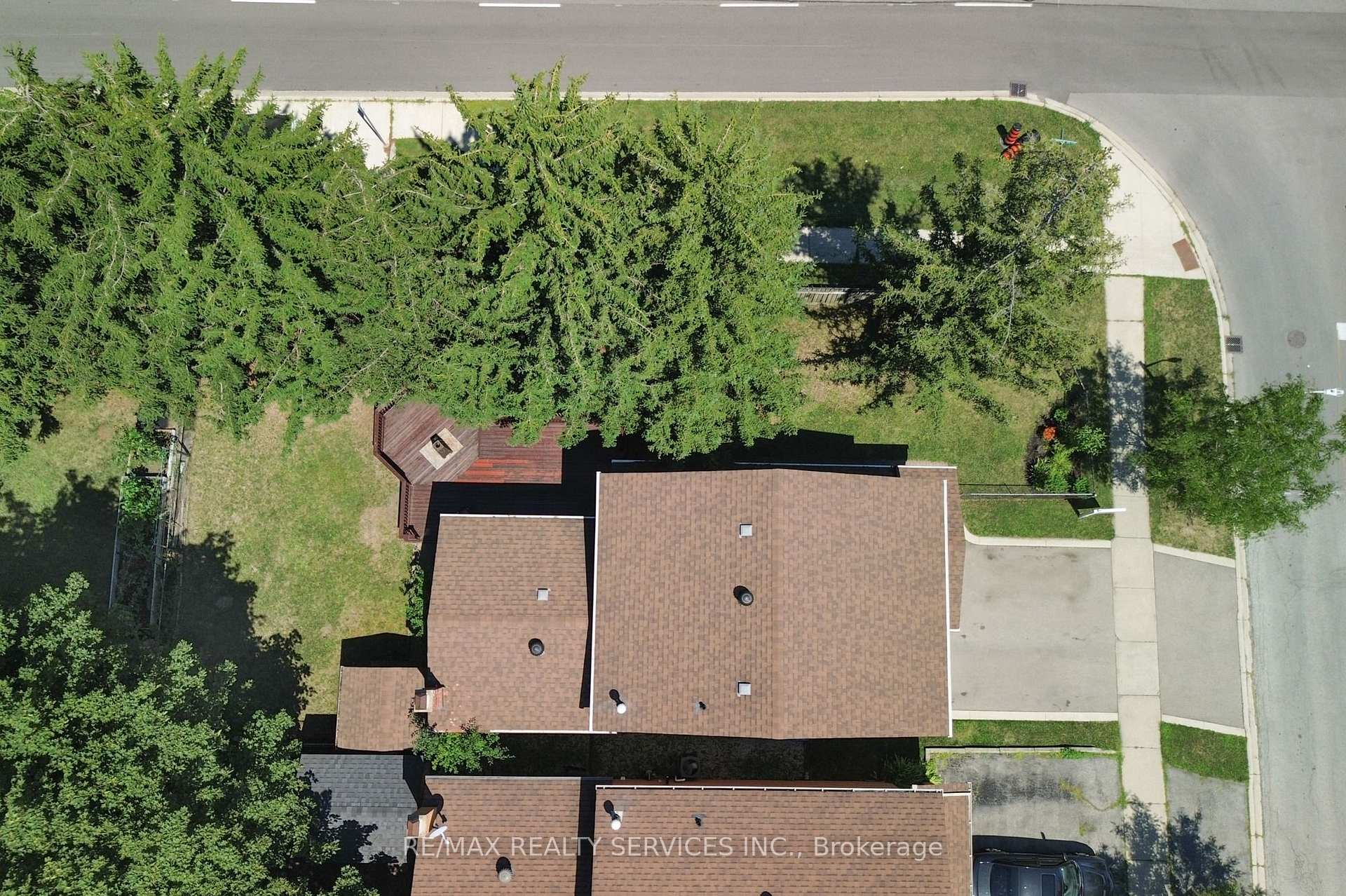 Photo 31 of 2 Lindridge Avenue, Brampton, Westgate — HOMEH