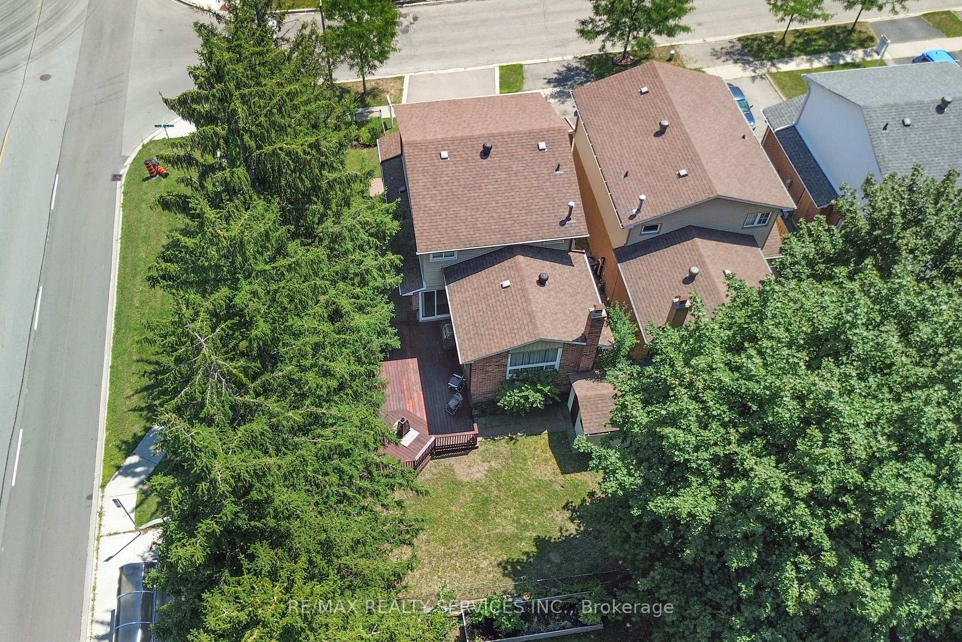 Photo 32 of 2 Lindridge Avenue, Brampton, Westgate — HOMEH