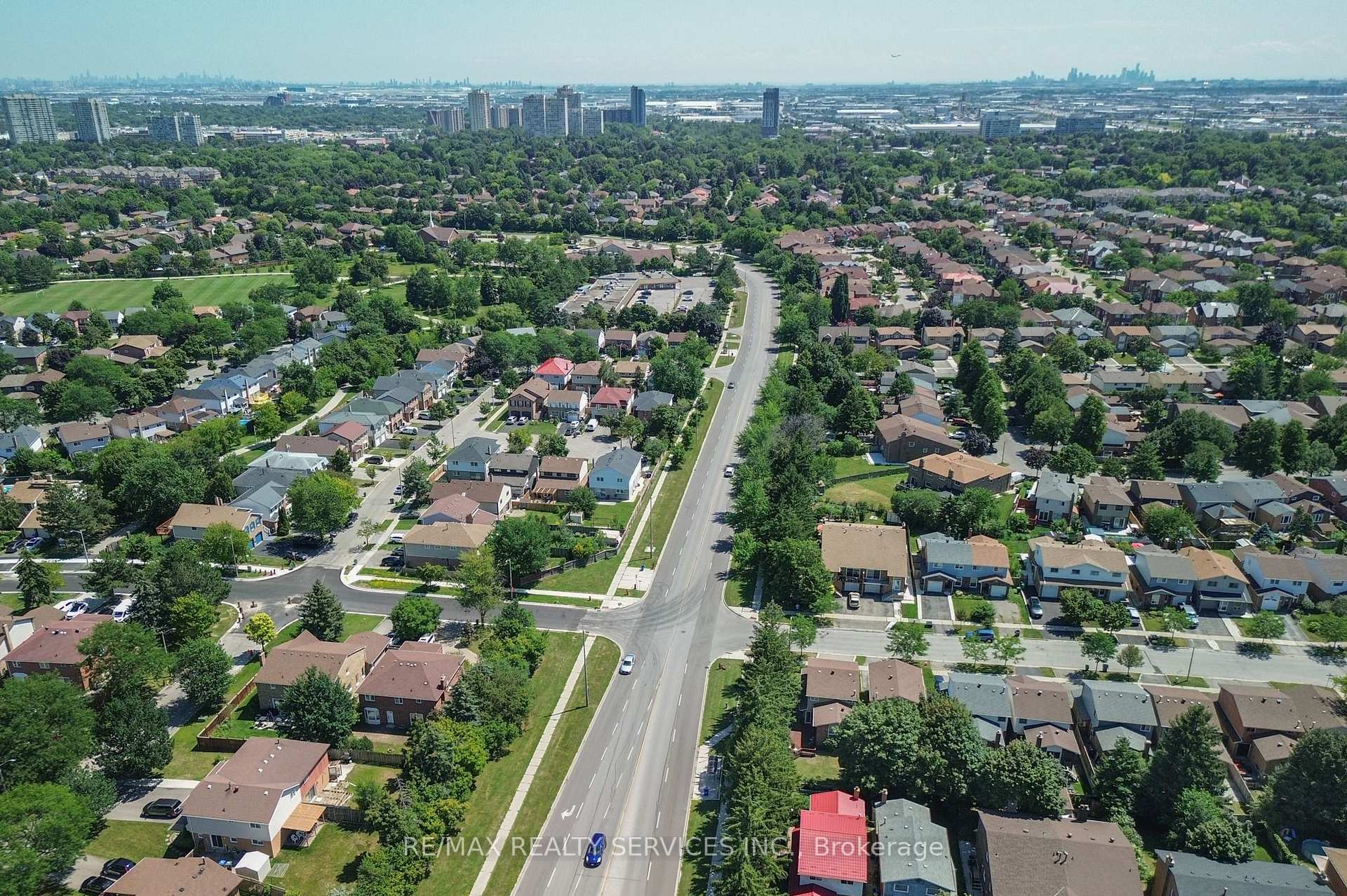Photo 33 of 2 Lindridge Avenue, Brampton, Westgate — HOMEH