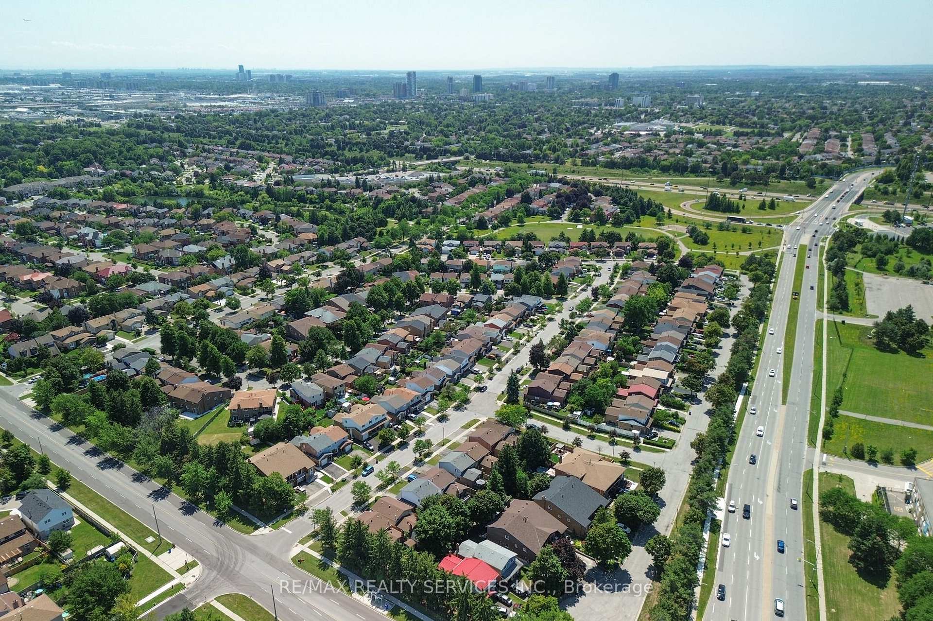 Photo 34 of 2 Lindridge Avenue, Brampton, Westgate — HOMEH