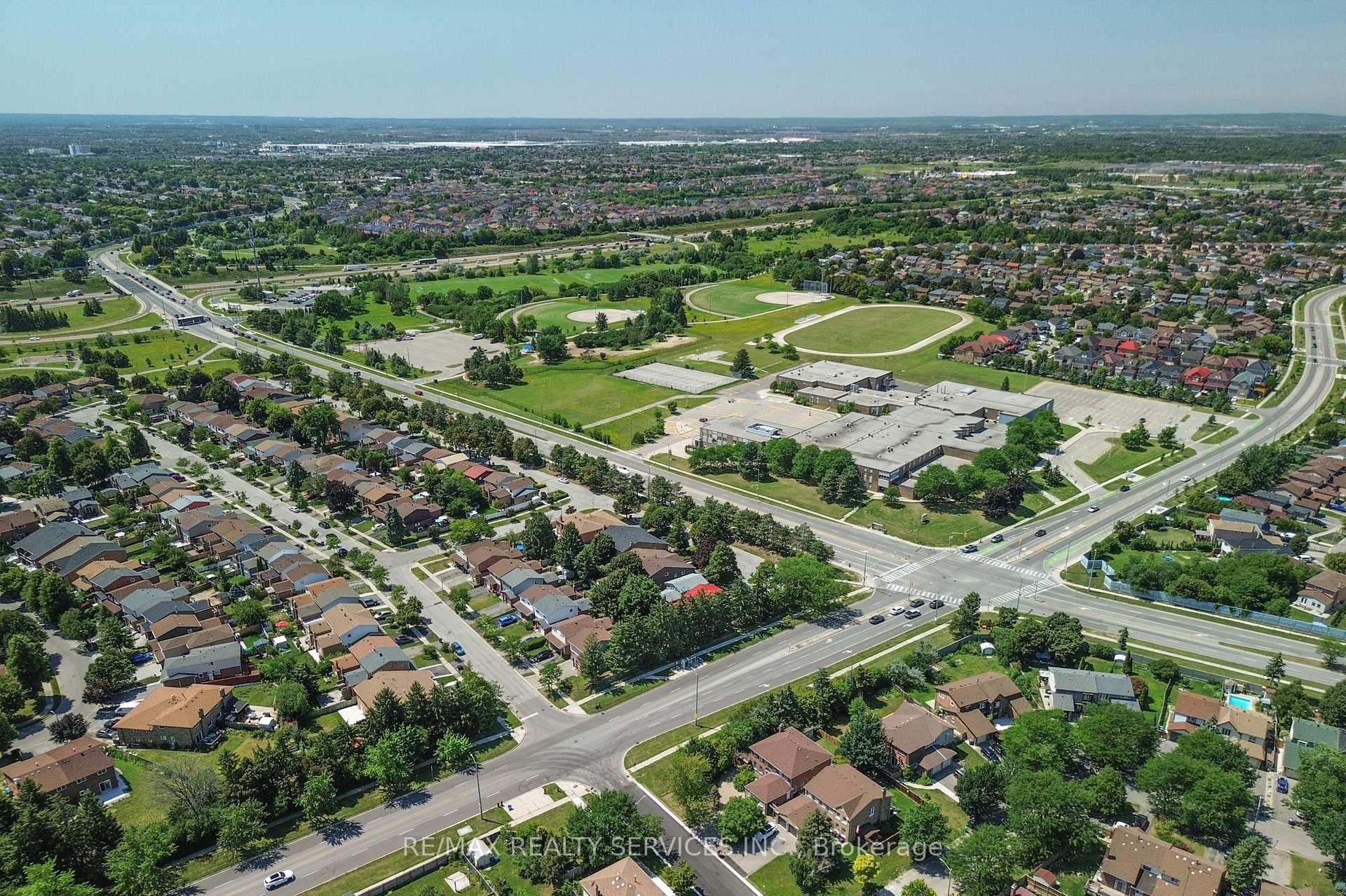 Photo 35 of 2 Lindridge Avenue, Brampton, Westgate — HOMEH