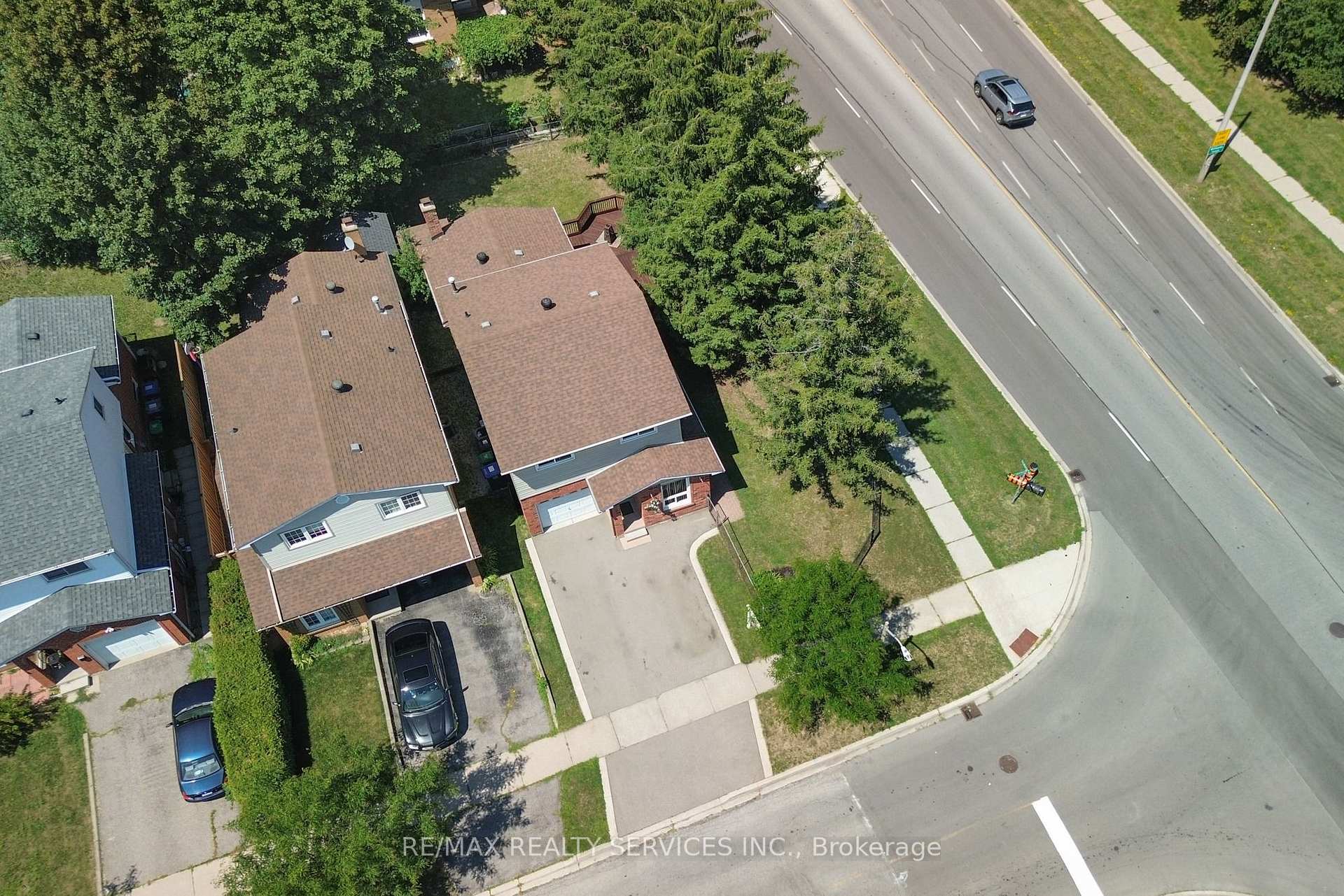 Photo 36 of 2 Lindridge Avenue, Brampton, Westgate — HOMEH