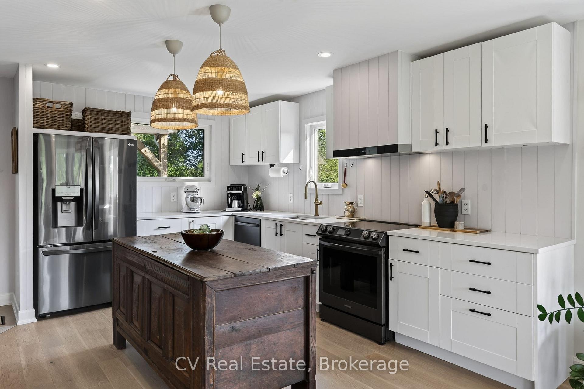 Photo 3 of 110 John Street, Meaford — HOMEH