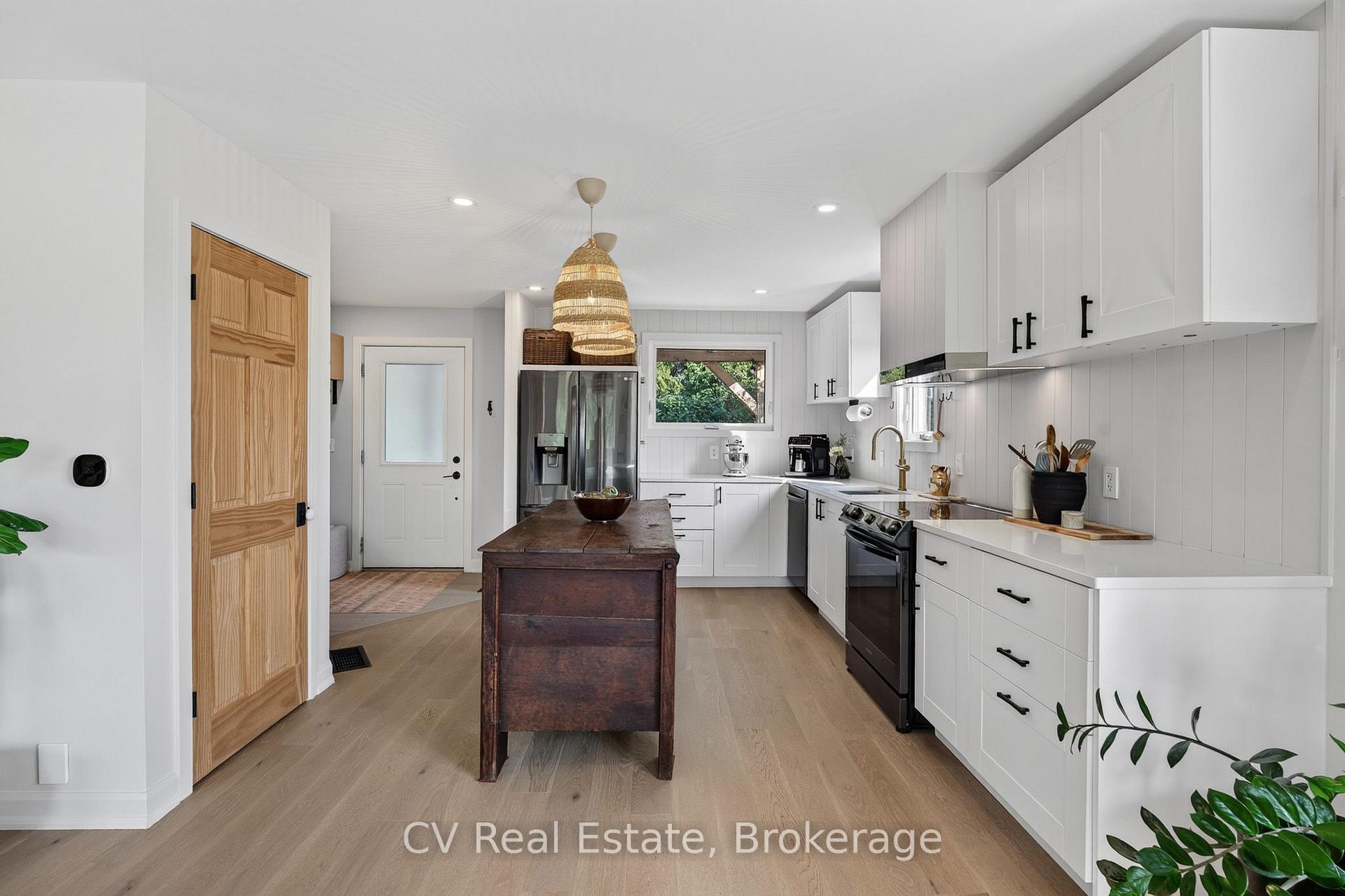 Photo 5 of 110 John Street, Meaford — HOMEH