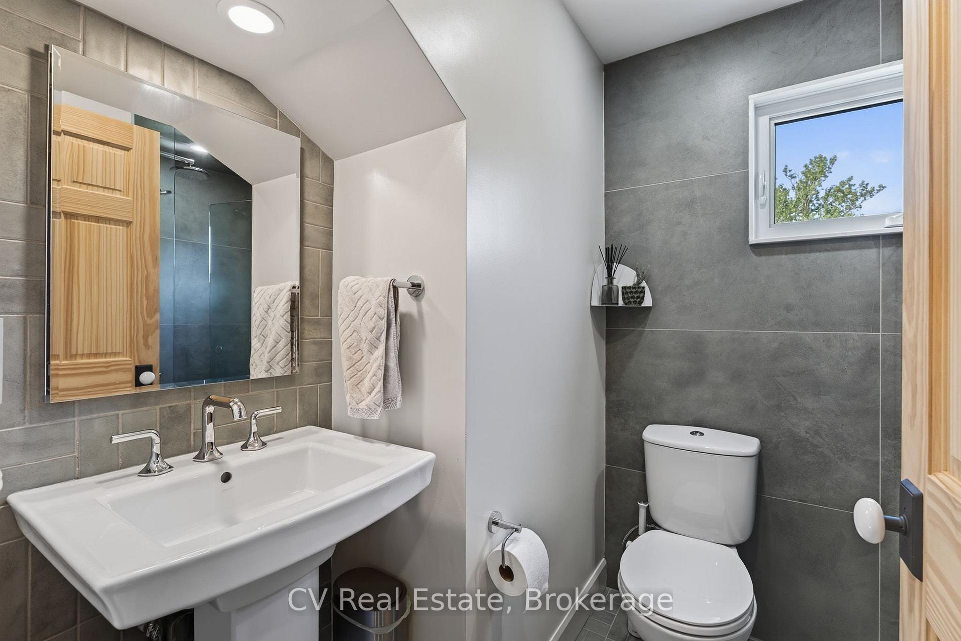 Photo 25 of 110 John Street, Meaford — HOMEH