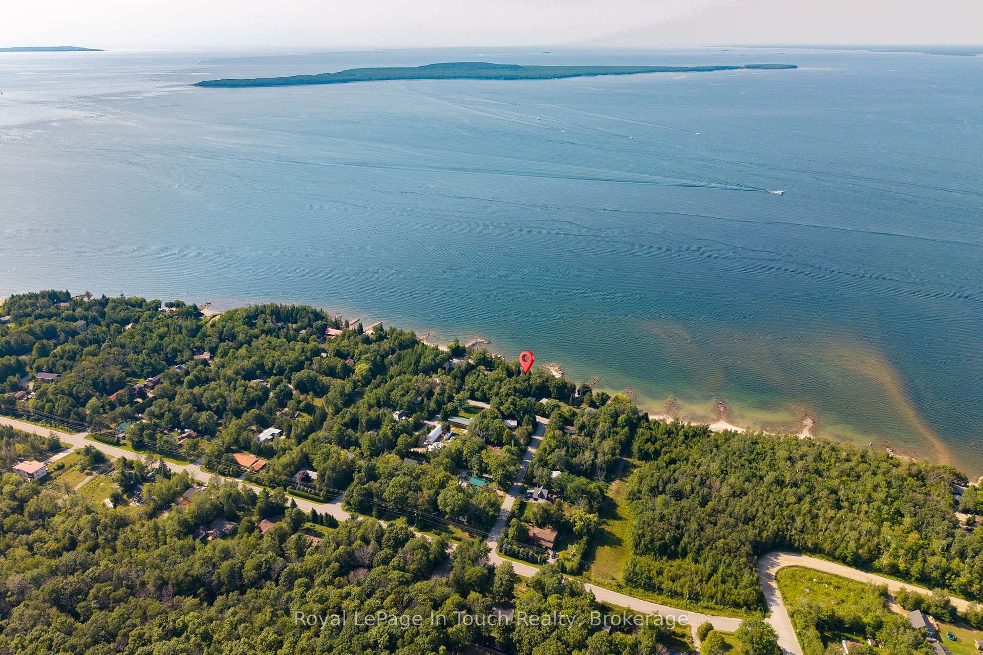 Photo 15 of 25 Chippewa Crescent, Tiny, Rural Tiny — HOMEH
