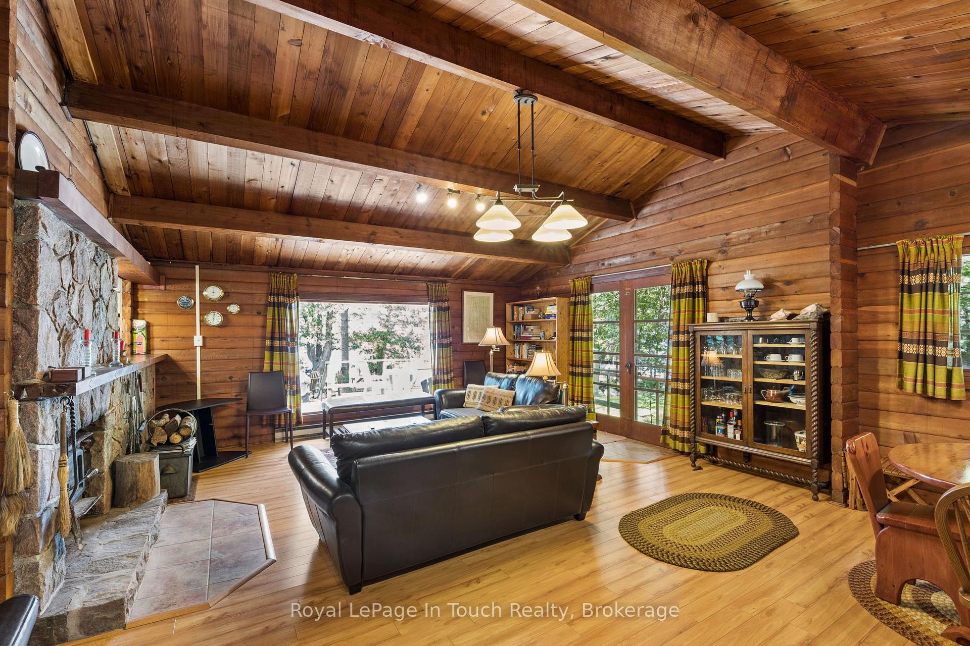 Photo 20 of 25 Chippewa Crescent, Tiny, Rural Tiny — HOMEH