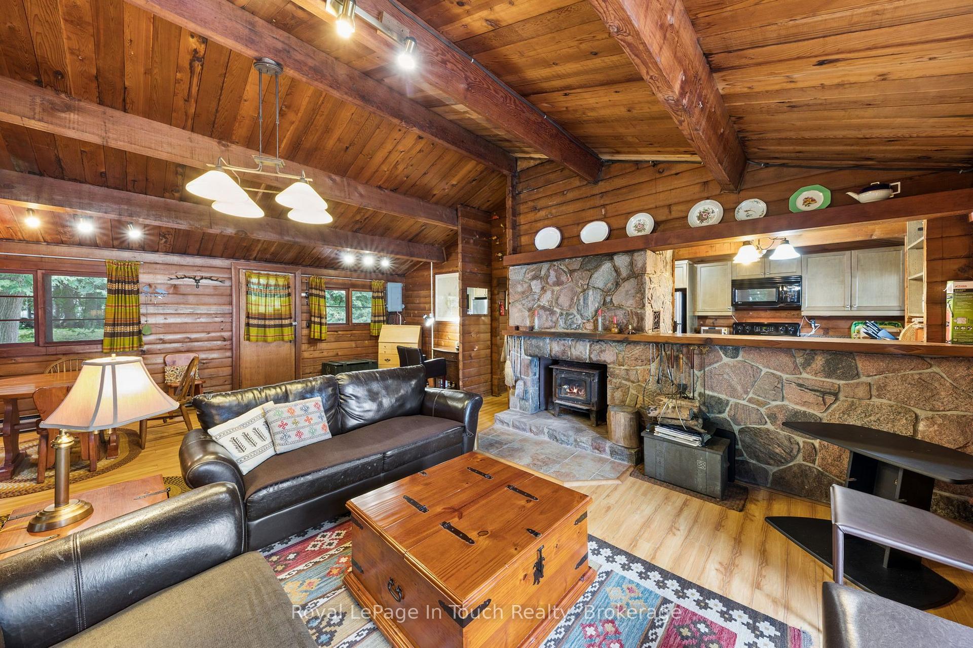 Photo 24 of 25 Chippewa Crescent, Tiny, Rural Tiny — HOMEH