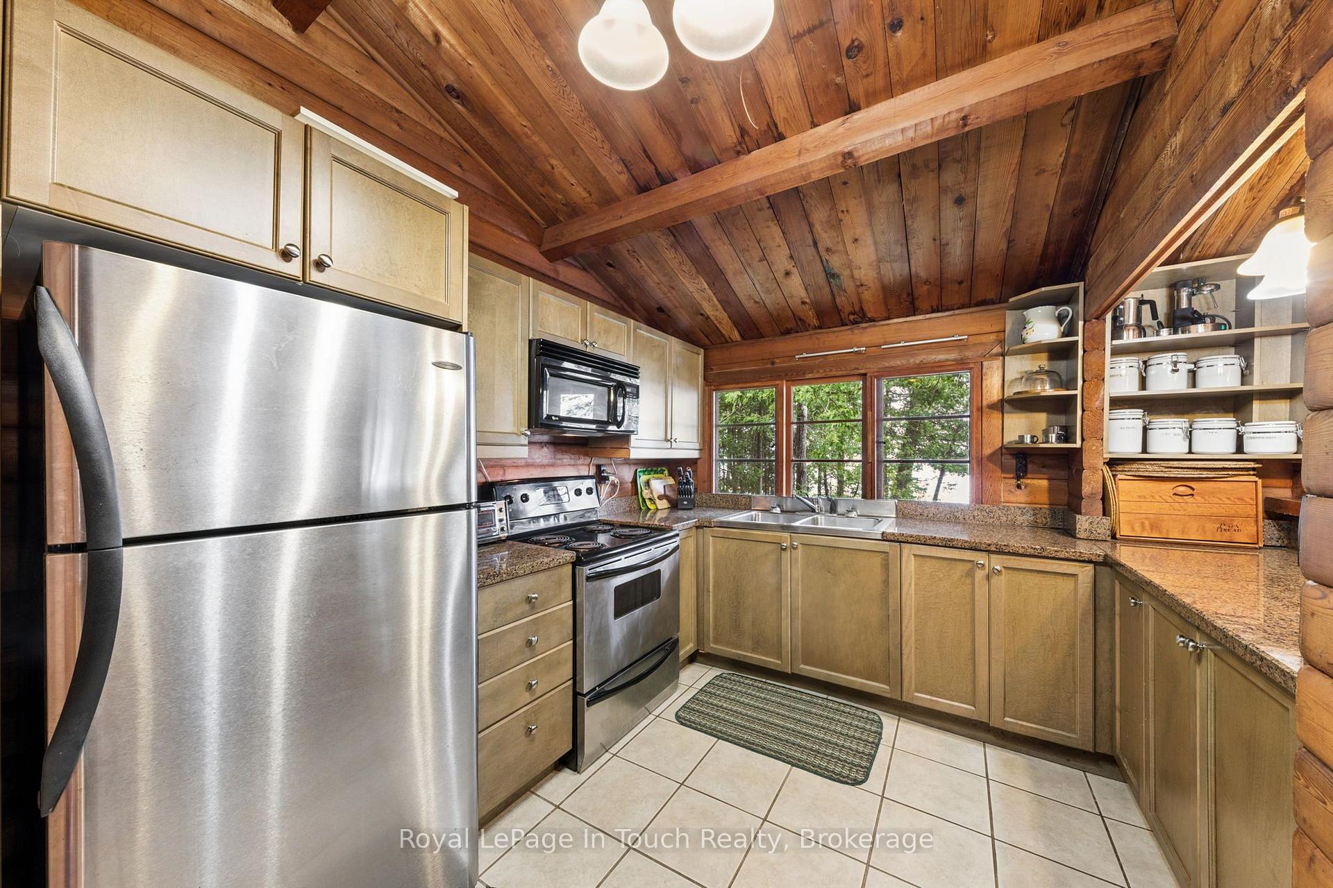Photo 26 of 25 Chippewa Crescent, Tiny, Rural Tiny — HOMEH