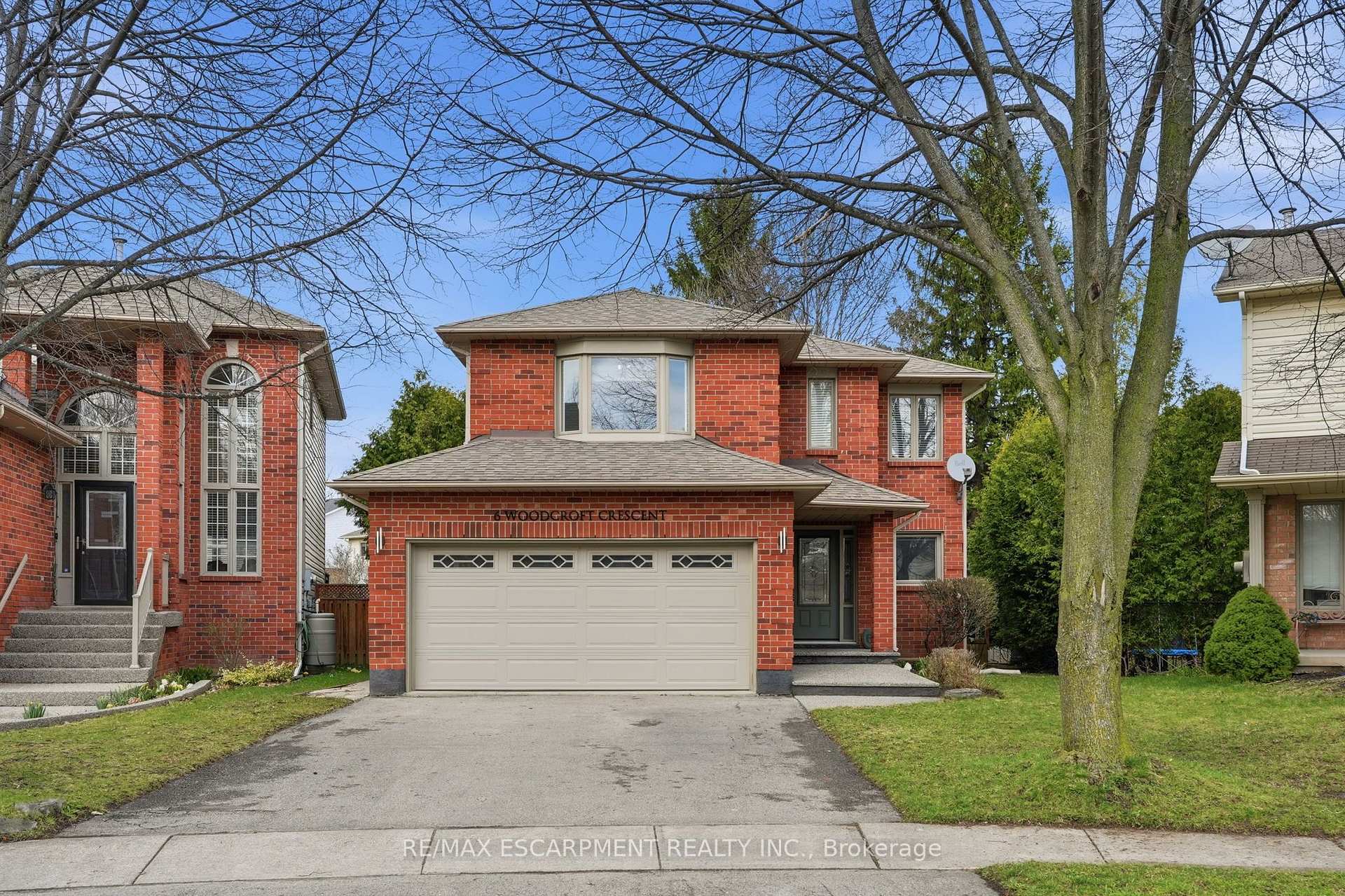 Photo 1 of 6 Woodcroft Crescent, Hamilton, Waterdown — HOMEH