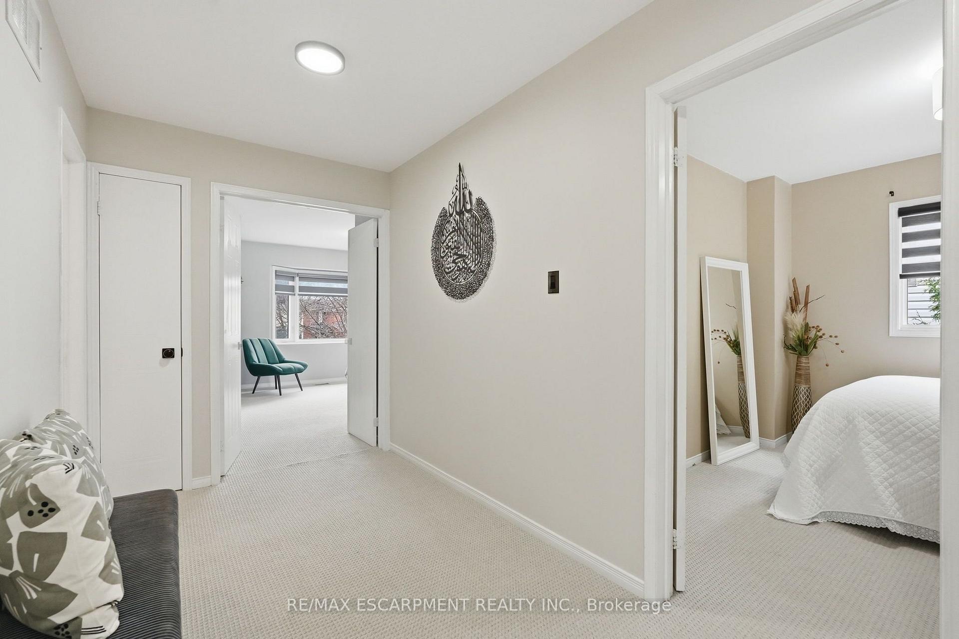 Photo 19 of 6 Woodcroft Crescent, Hamilton, Waterdown — HOMEH