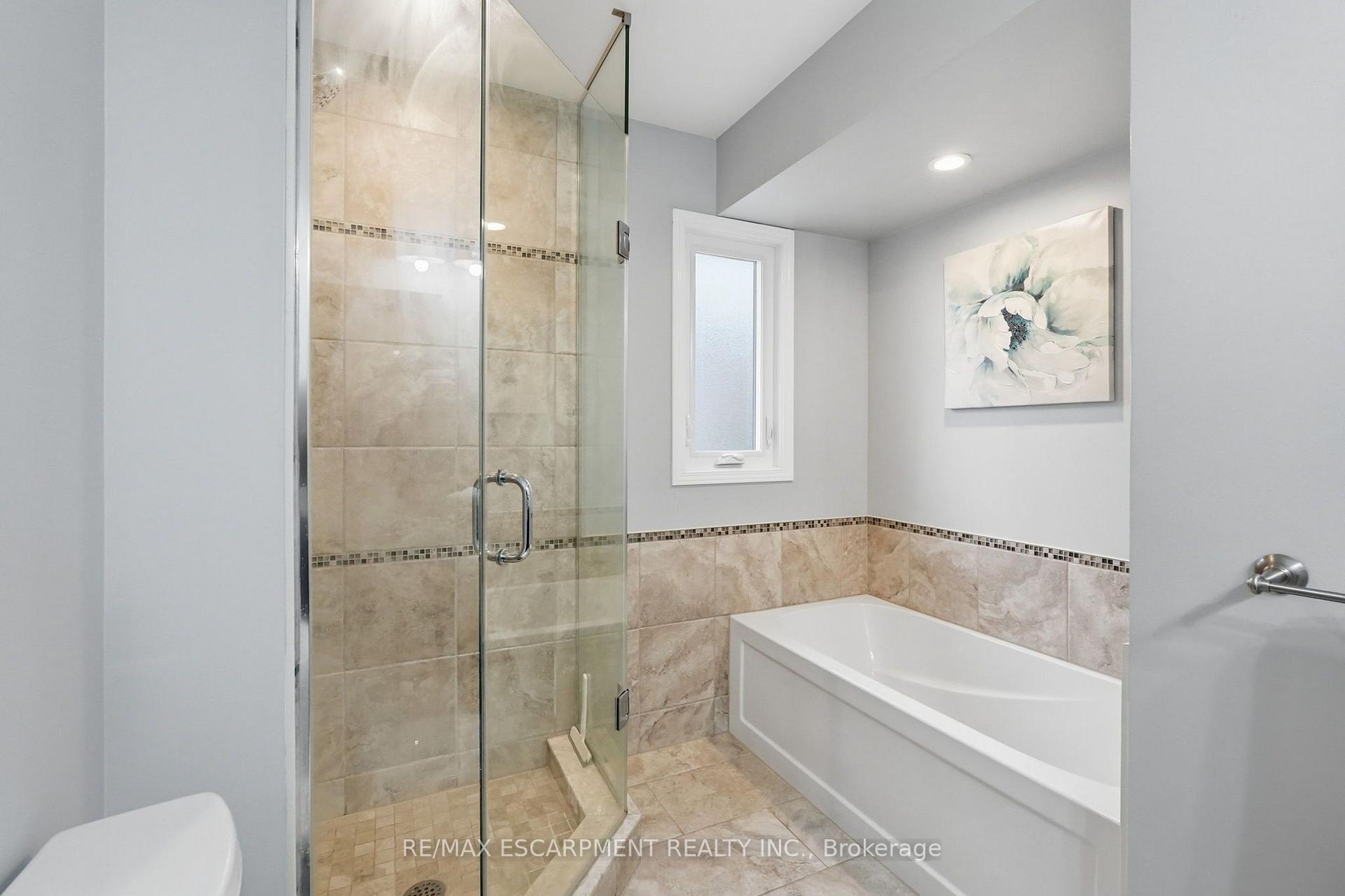 Photo 23 of 6 Woodcroft Crescent, Hamilton, Waterdown — HOMEH