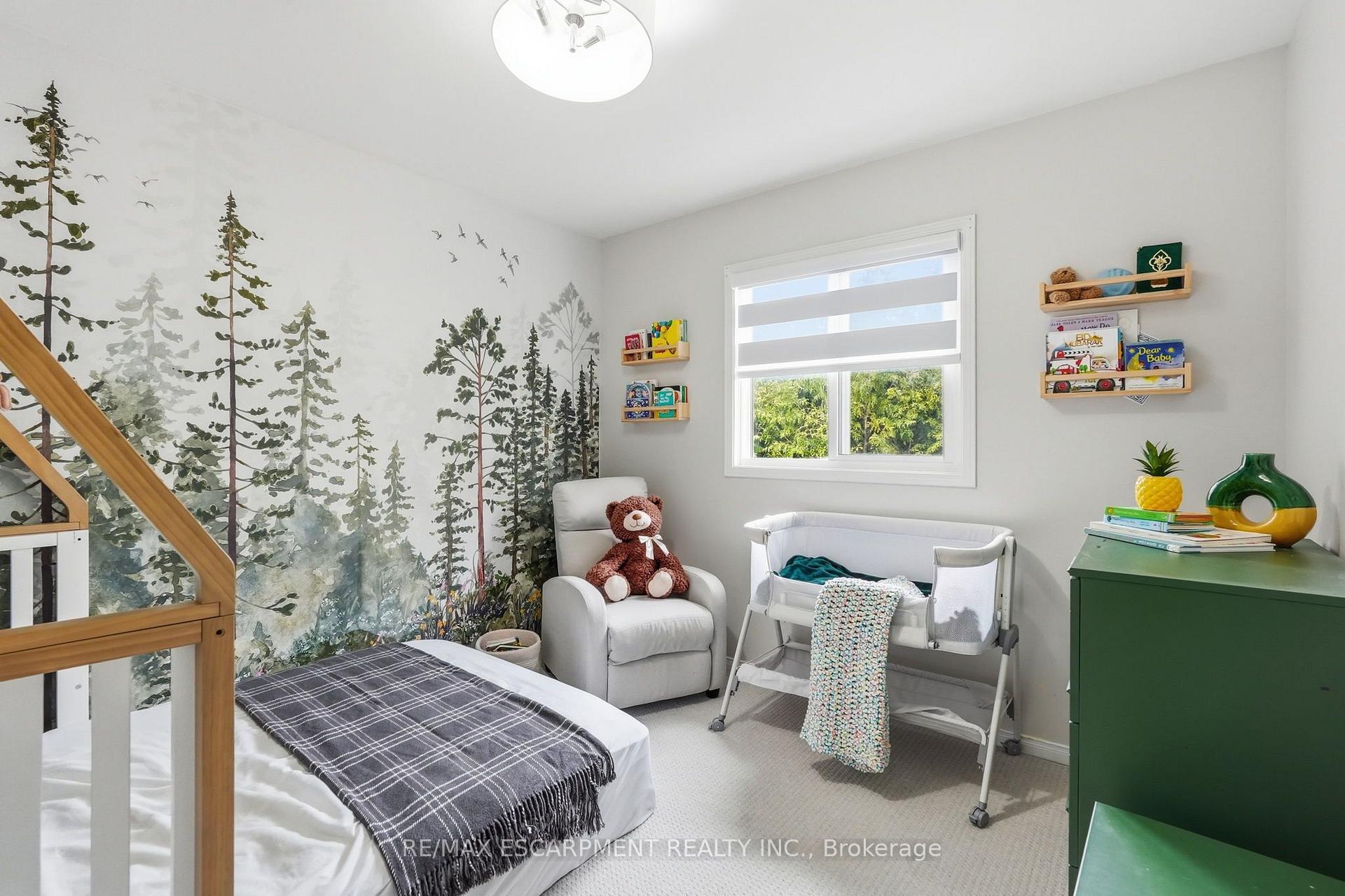 Photo 25 of 6 Woodcroft Crescent, Hamilton, Waterdown — HOMEH