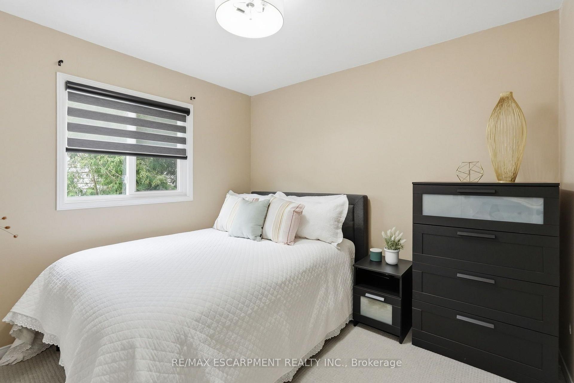 Photo 26 of 6 Woodcroft Crescent, Hamilton, Waterdown — HOMEH