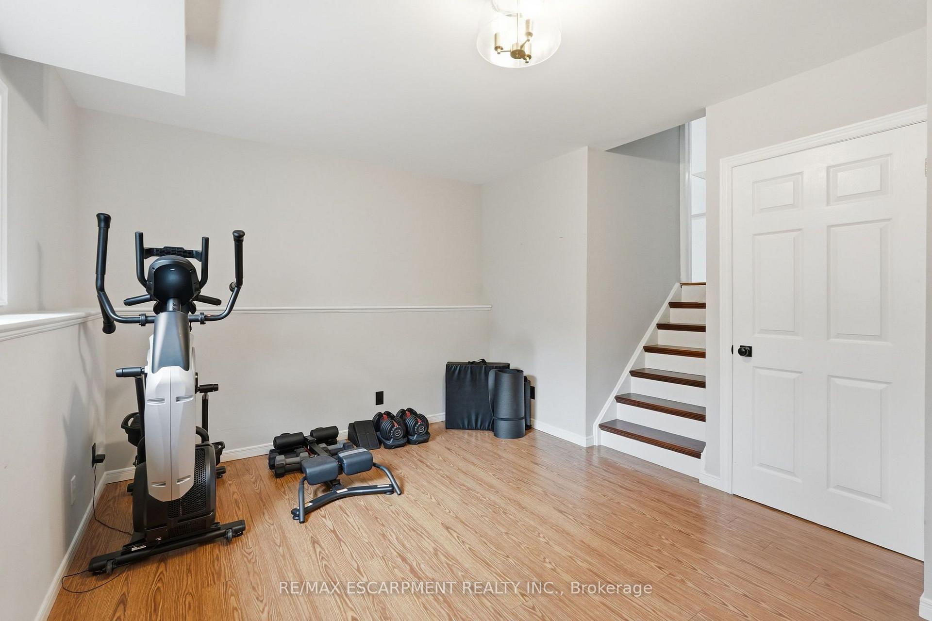 Photo 28 of 6 Woodcroft Crescent, Hamilton, Waterdown — HOMEH