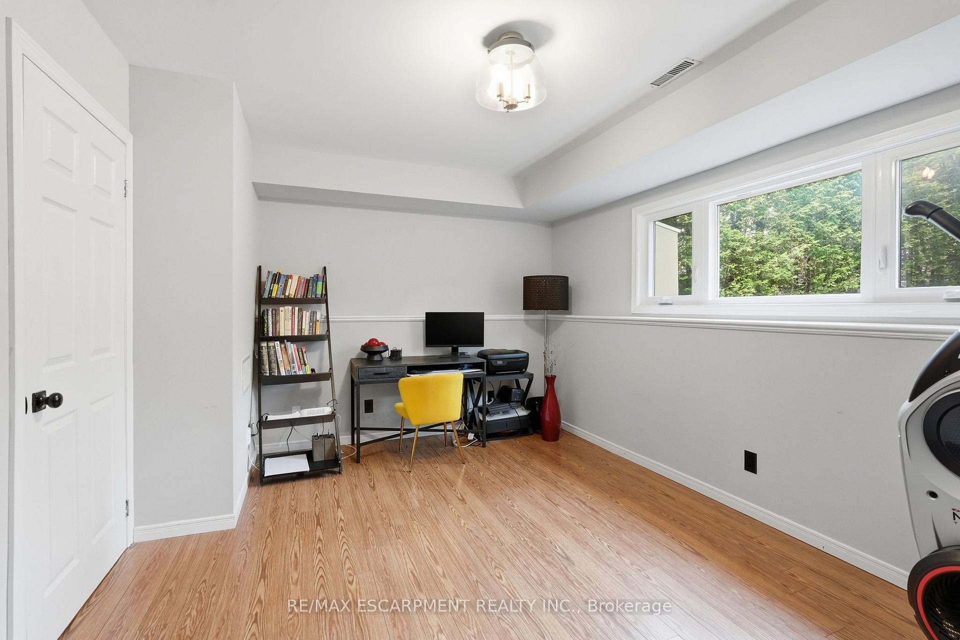 Photo 29 of 6 Woodcroft Crescent, Hamilton, Waterdown — HOMEH