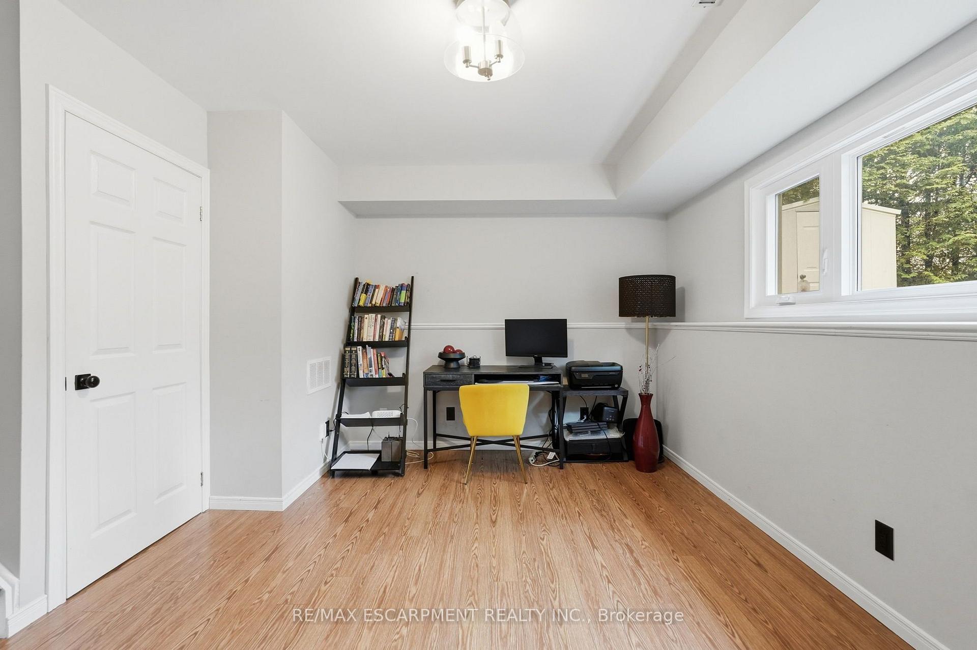 Photo 30 of 6 Woodcroft Crescent, Hamilton, Waterdown — HOMEH