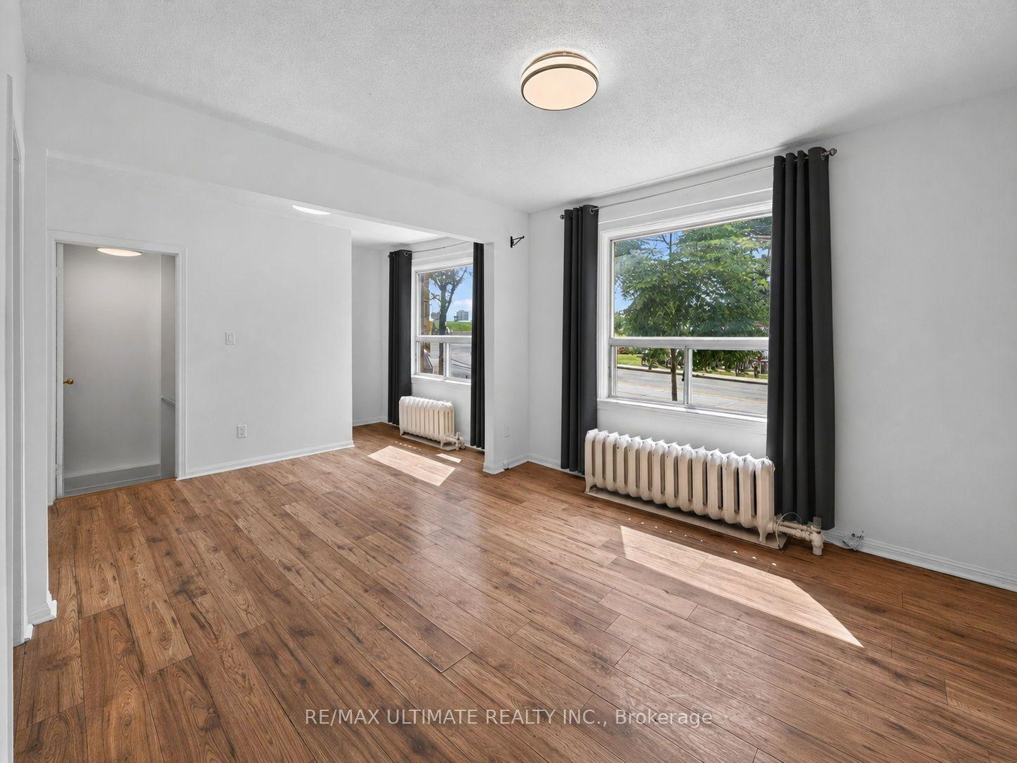 Photo 4 of Unit 3, 2360 Queen Street E, Toronto, The Beaches — HOMEH
