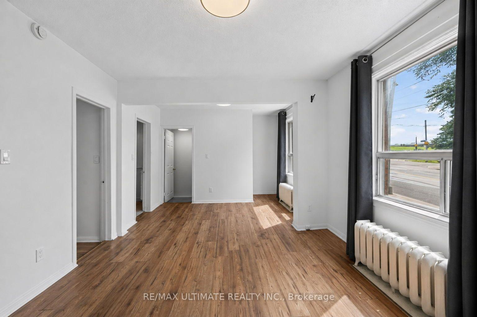 Photo 5 of Unit 3, 2360 Queen Street E, Toronto, The Beaches — HOMEH