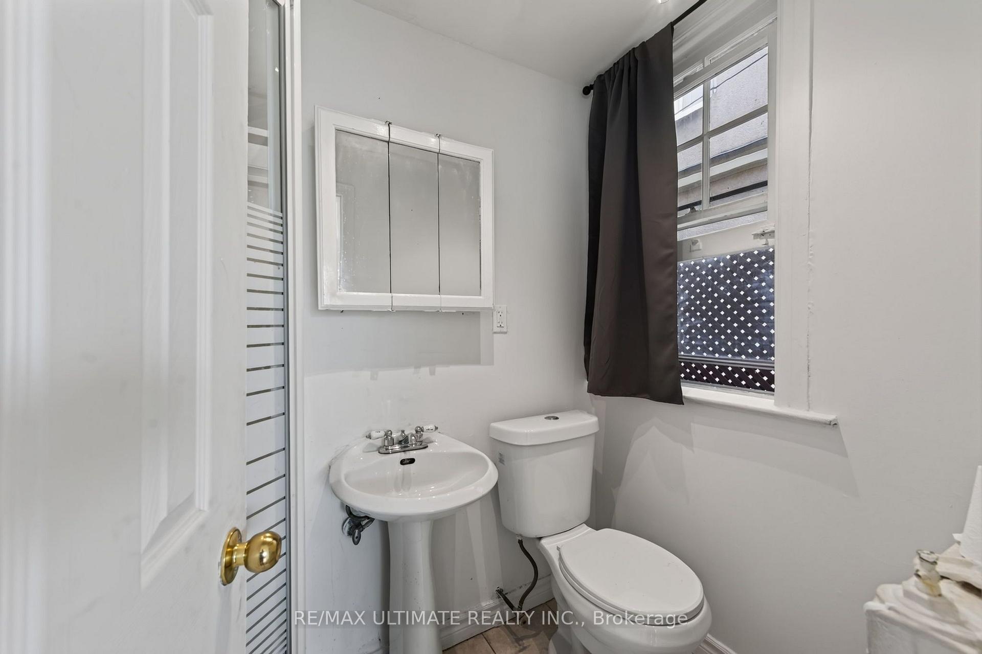 Photo 12 of Unit 3, 2360 Queen Street E, Toronto, The Beaches — HOMEH