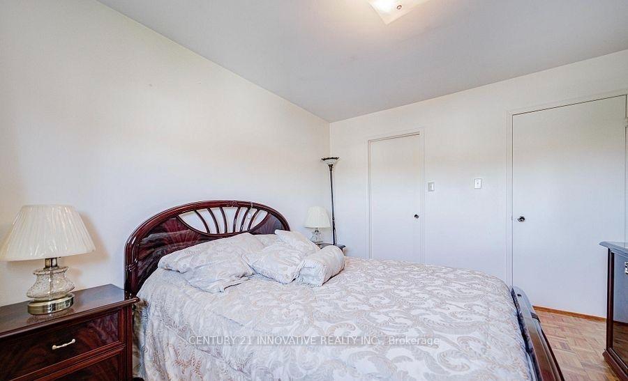 Photo 7 of 9 Capstan Court, North York, Glenfield-Jane Heights — HOMEH