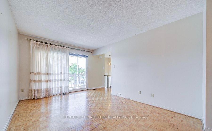 Photo 10 of 9 Capstan Court, North York, Glenfield-Jane Heights — HOMEH