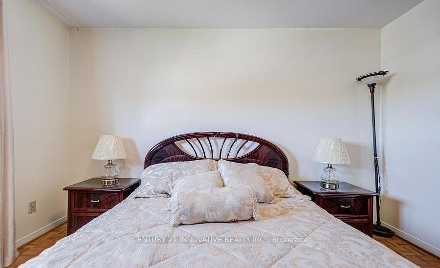 Photo 20 of 9 Capstan Court, North York, Glenfield-Jane Heights — HOMEH