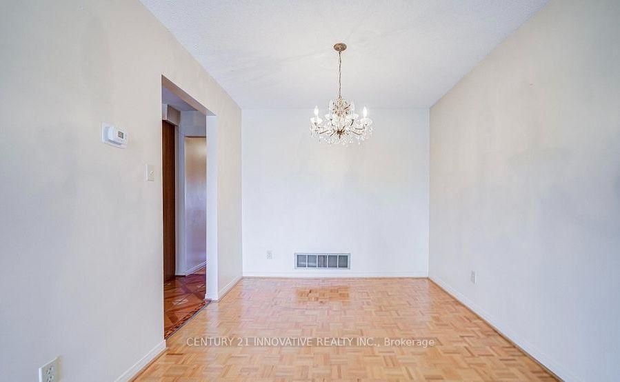 Photo 33 of 9 Capstan Court, North York, Glenfield-Jane Heights — HOMEH