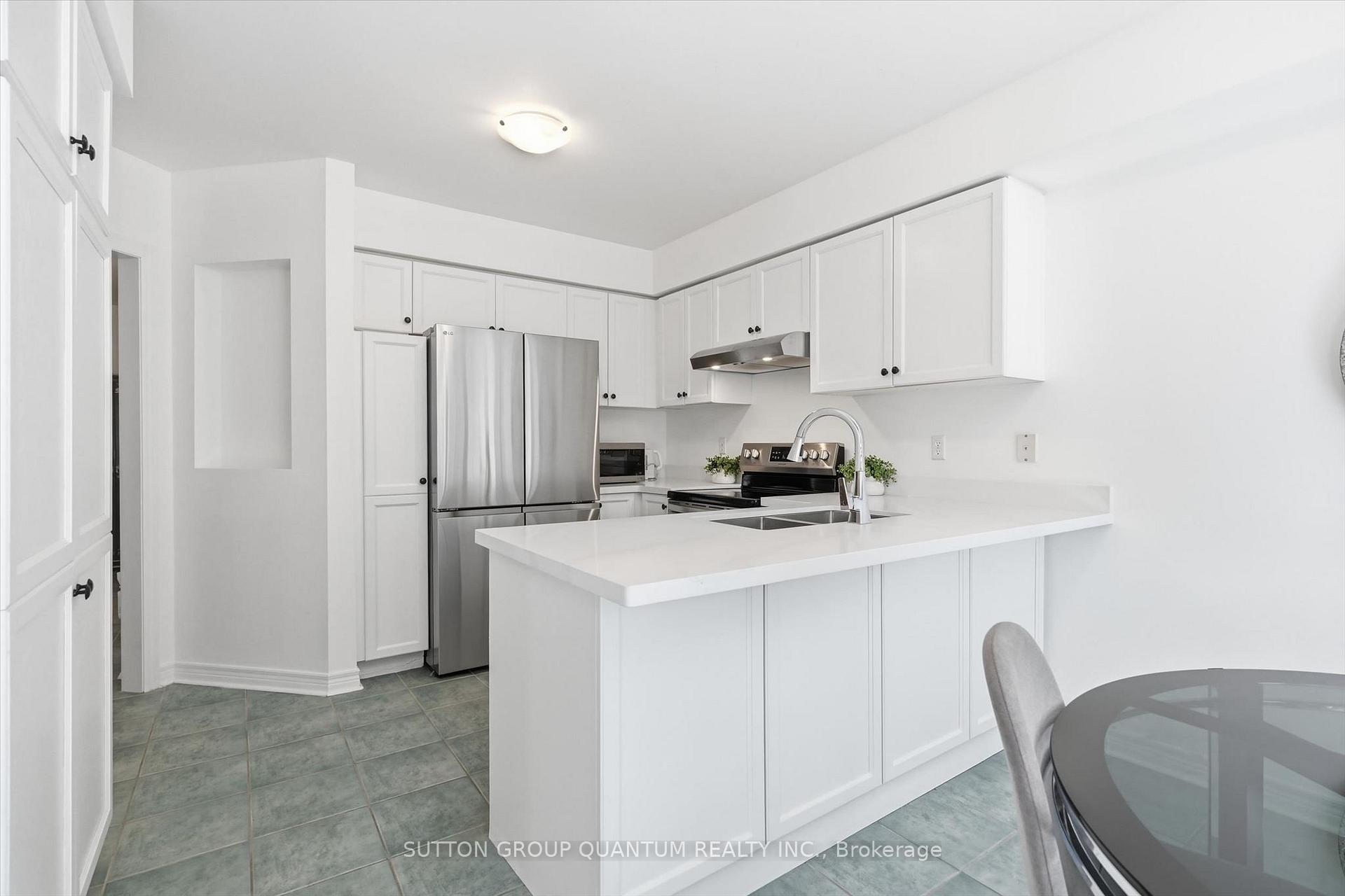 Photo 11 of 2092 Glenfield Road, Oakville, West Oak Trails — HOMEH
