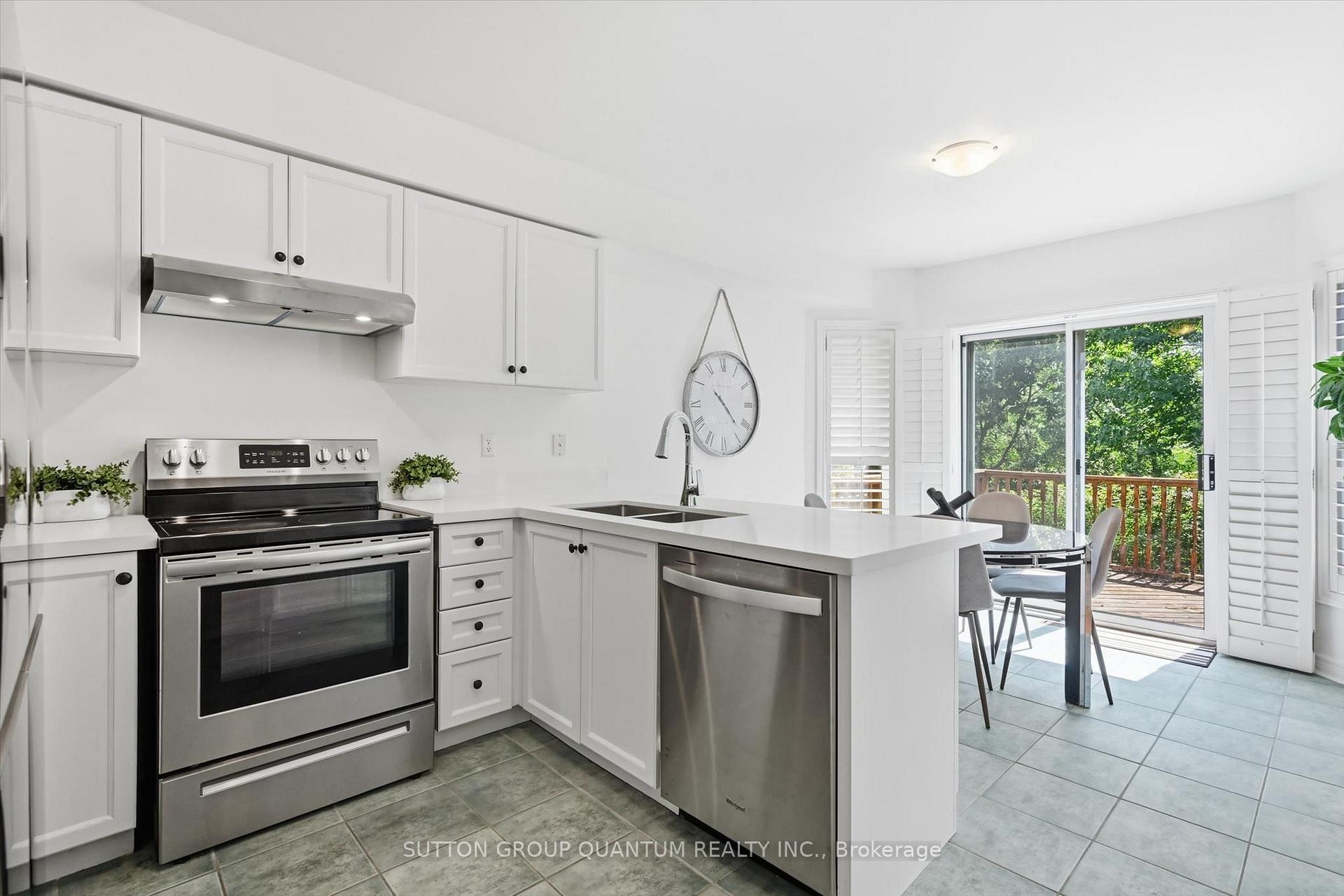 Photo 13 of 2092 Glenfield Road, Oakville, West Oak Trails — HOMEH