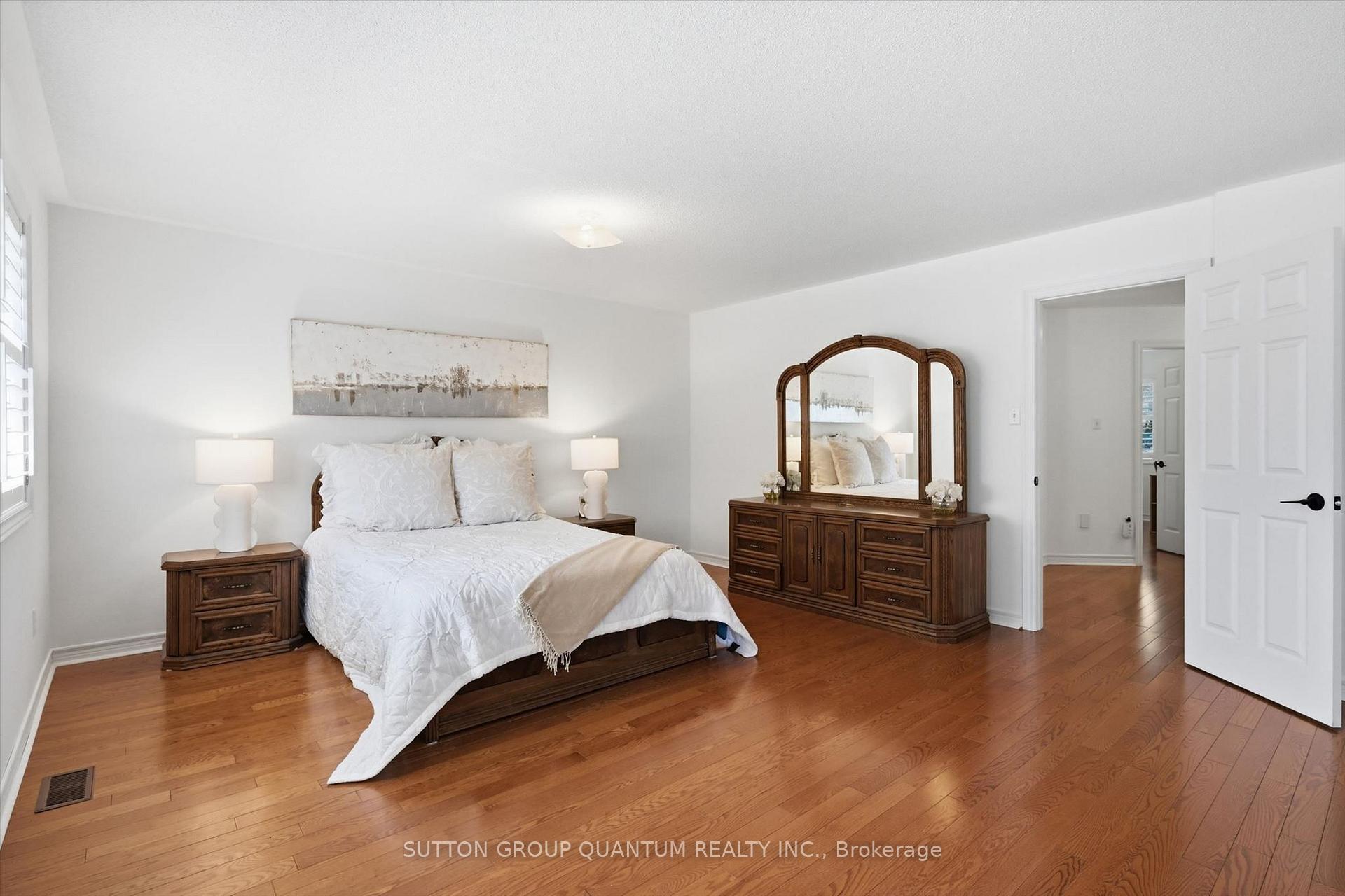 Photo 19 of 2092 Glenfield Road, Oakville, West Oak Trails — HOMEH