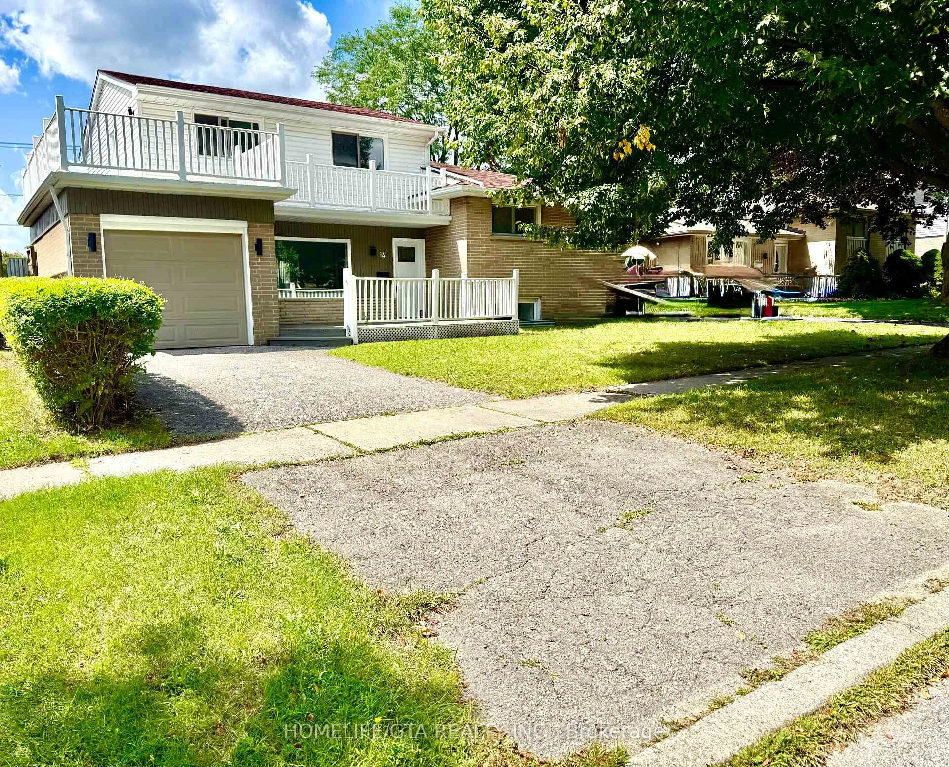 Front of 14 Heatherwood Road