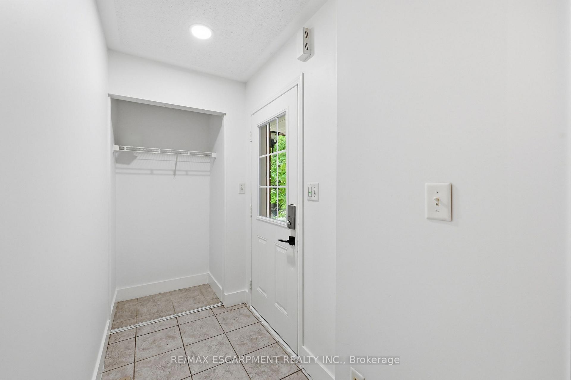 Photo 8 of 3115 Edgar Avenue, Burlington, Alton — HOMEH