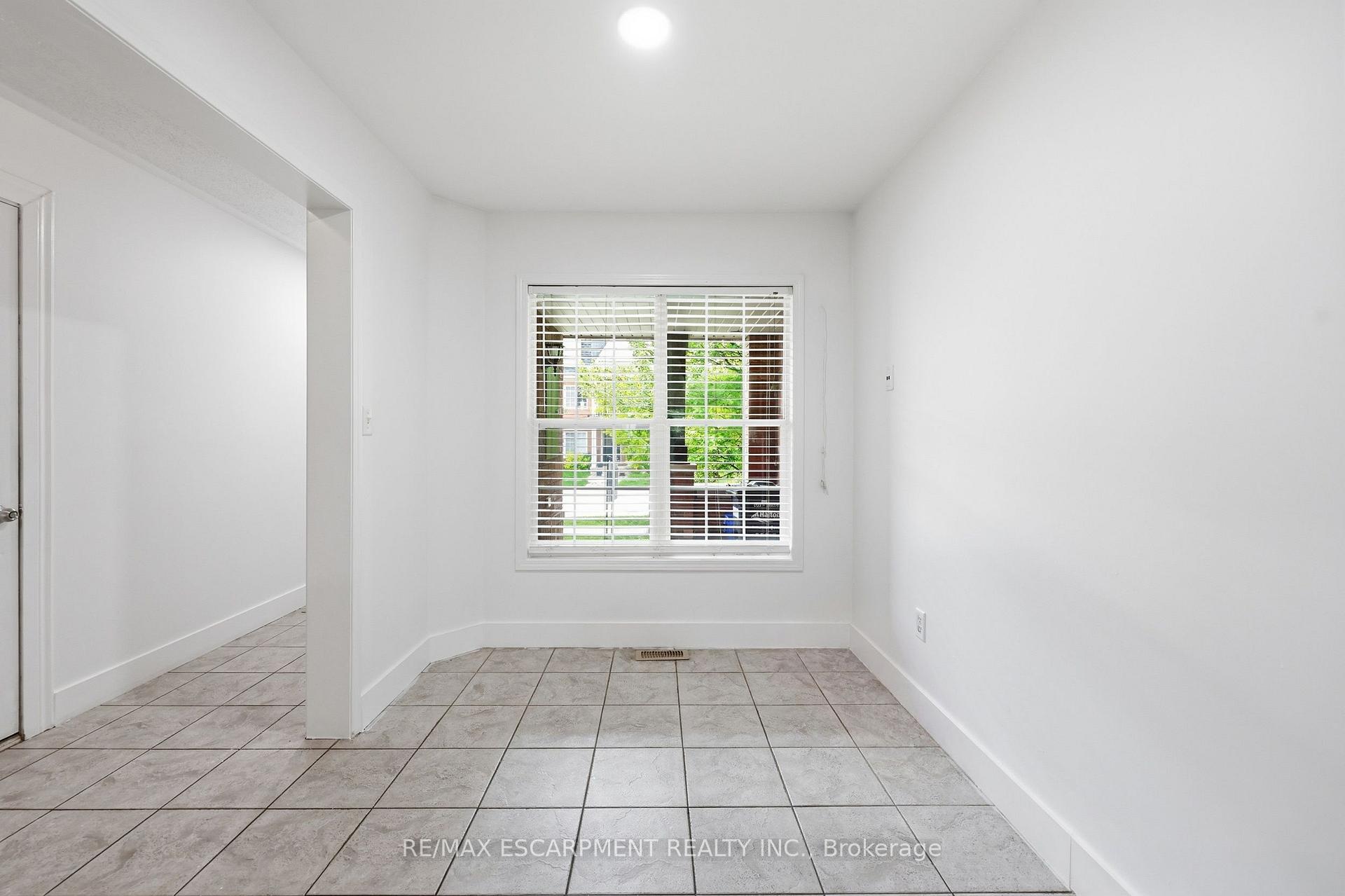 Photo 9 of 3115 Edgar Avenue, Burlington, Alton — HOMEH