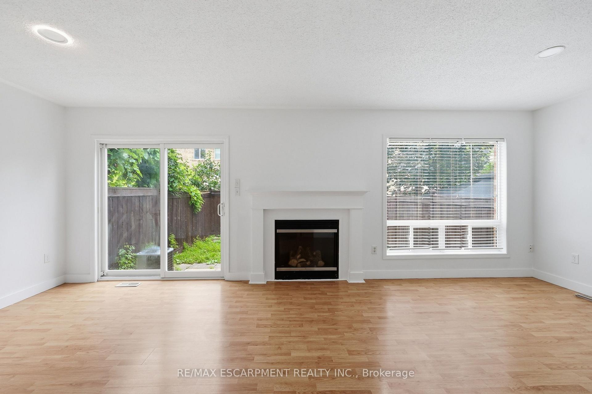 Photo 12 of 3115 Edgar Avenue, Burlington, Alton — HOMEH