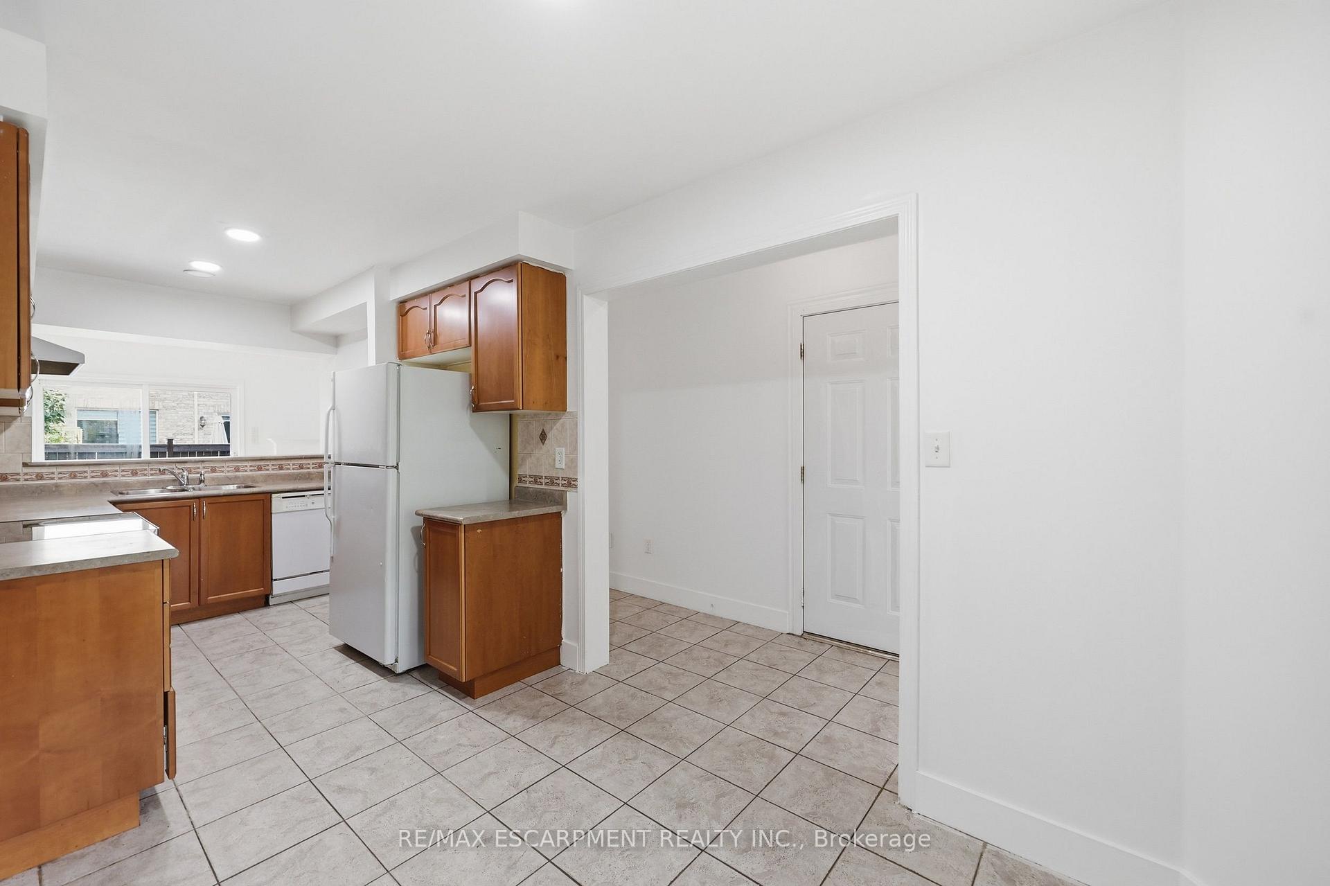 Photo 18 of 3115 Edgar Avenue, Burlington, Alton — HOMEH