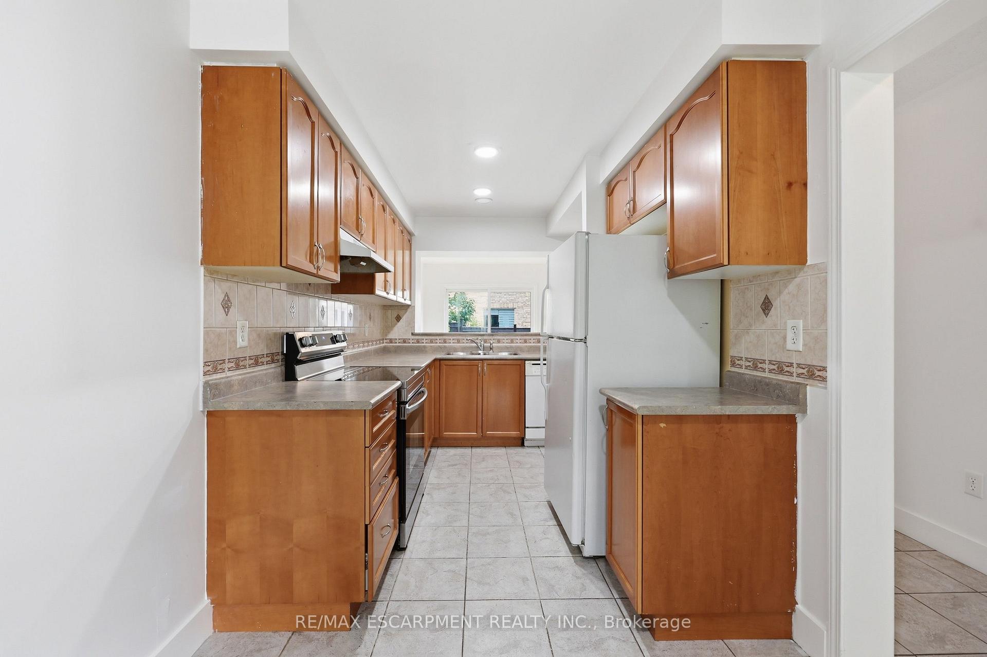 Photo 21 of 3115 Edgar Avenue, Burlington, Alton — HOMEH