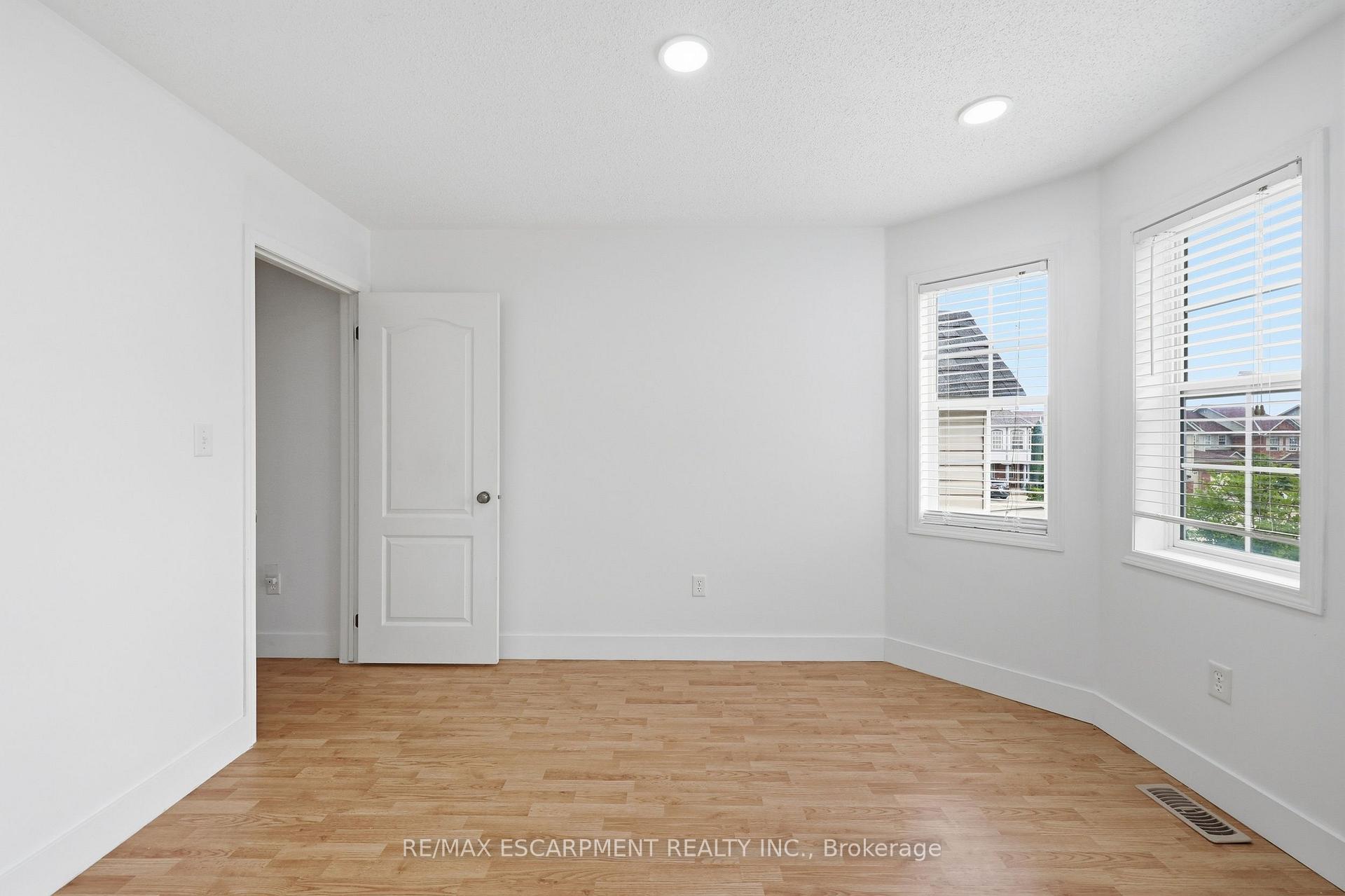 Photo 26 of 3115 Edgar Avenue, Burlington, Alton — HOMEH