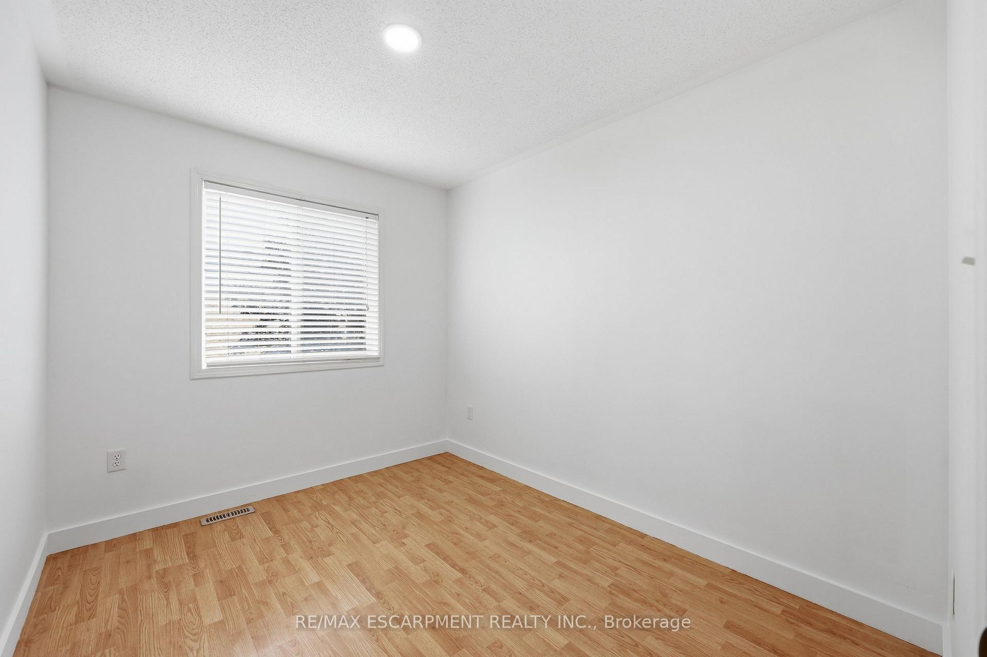 Photo 28 of 3115 Edgar Avenue, Burlington, Alton — HOMEH