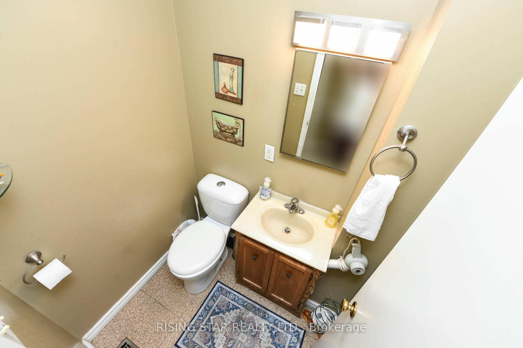 Photo 7 of 3295 Chipley Crescent, Mississauga, Malton — HOMEH