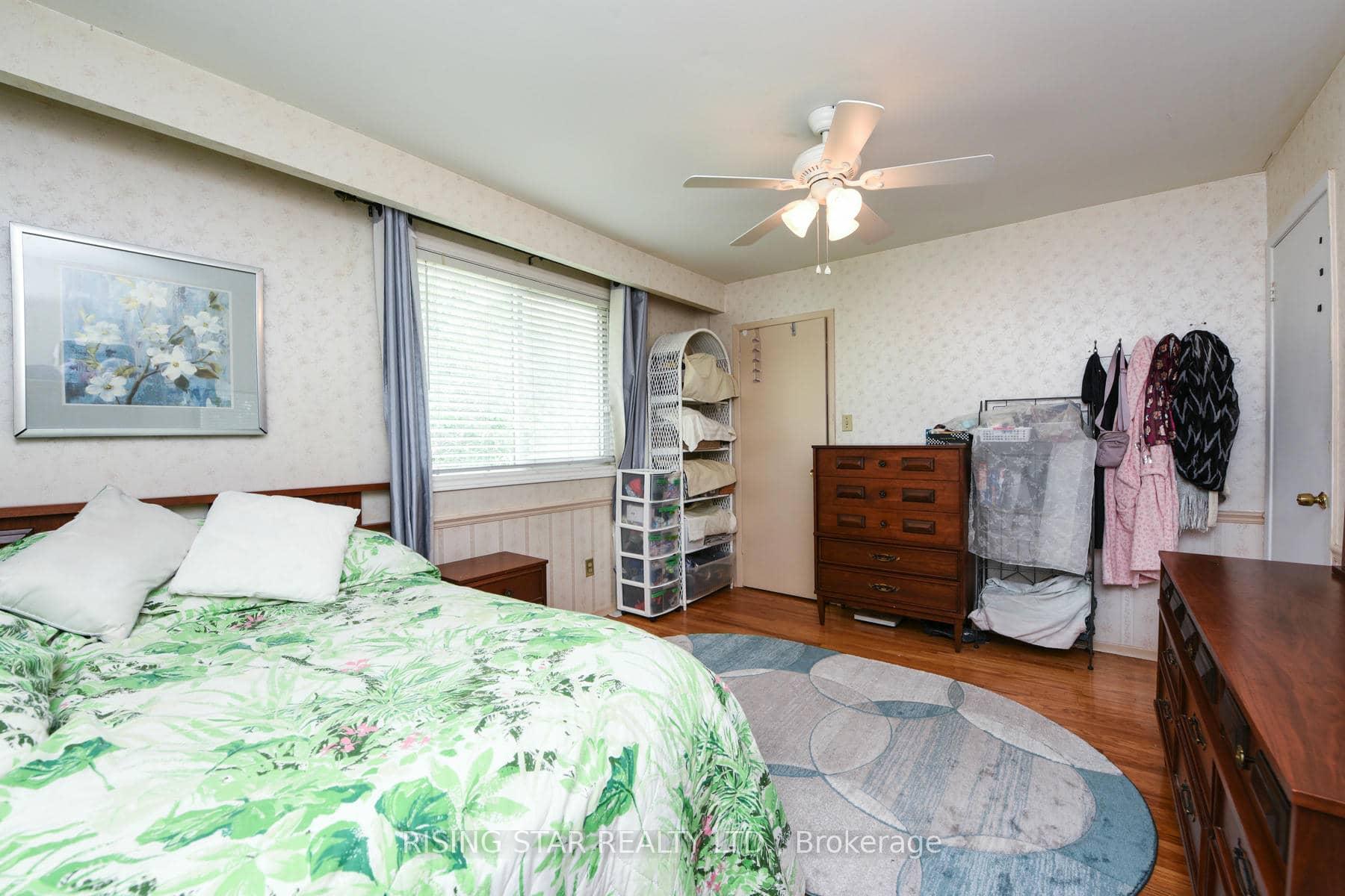 Photo 12 of 3295 Chipley Crescent, Mississauga, Malton — HOMEH