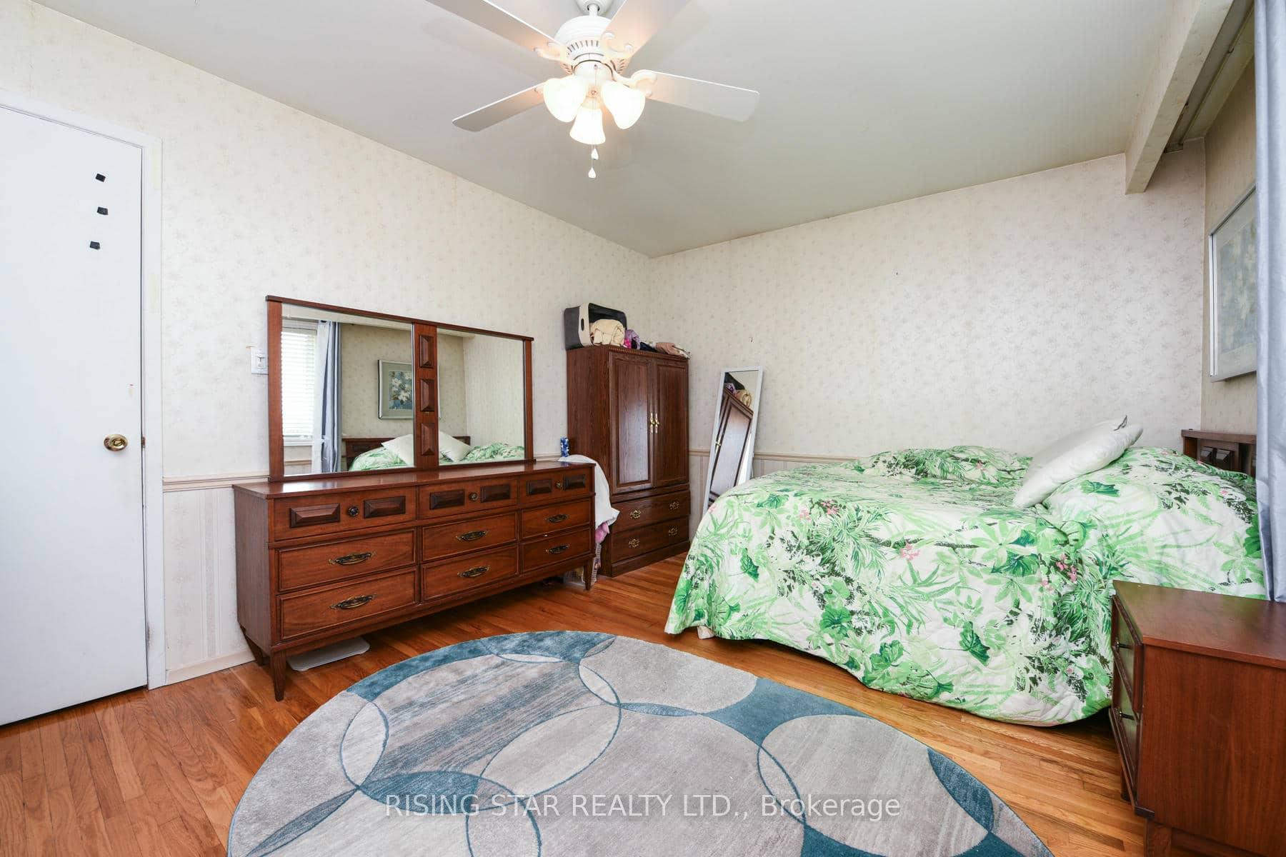 Photo 13 of 3295 Chipley Crescent, Mississauga, Malton — HOMEH