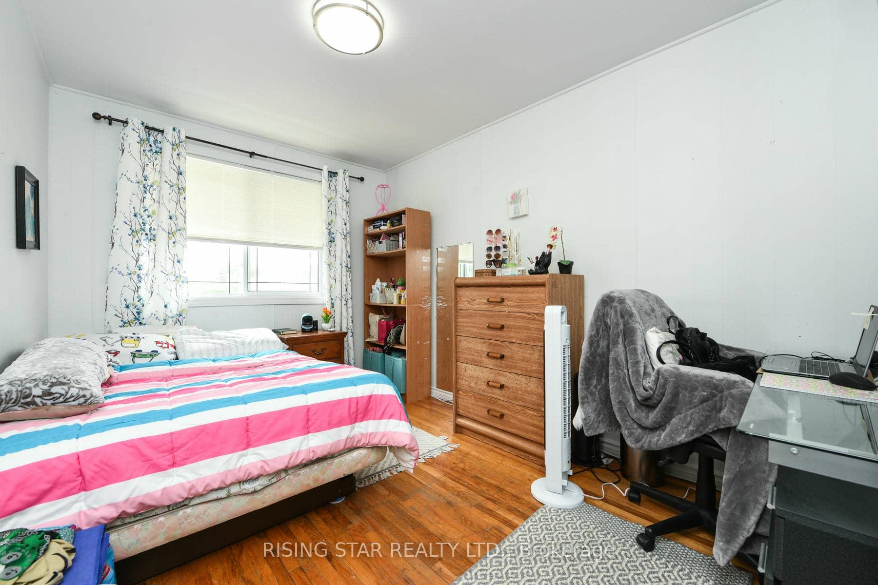 Photo 16 of 3295 Chipley Crescent, Mississauga, Malton — HOMEH