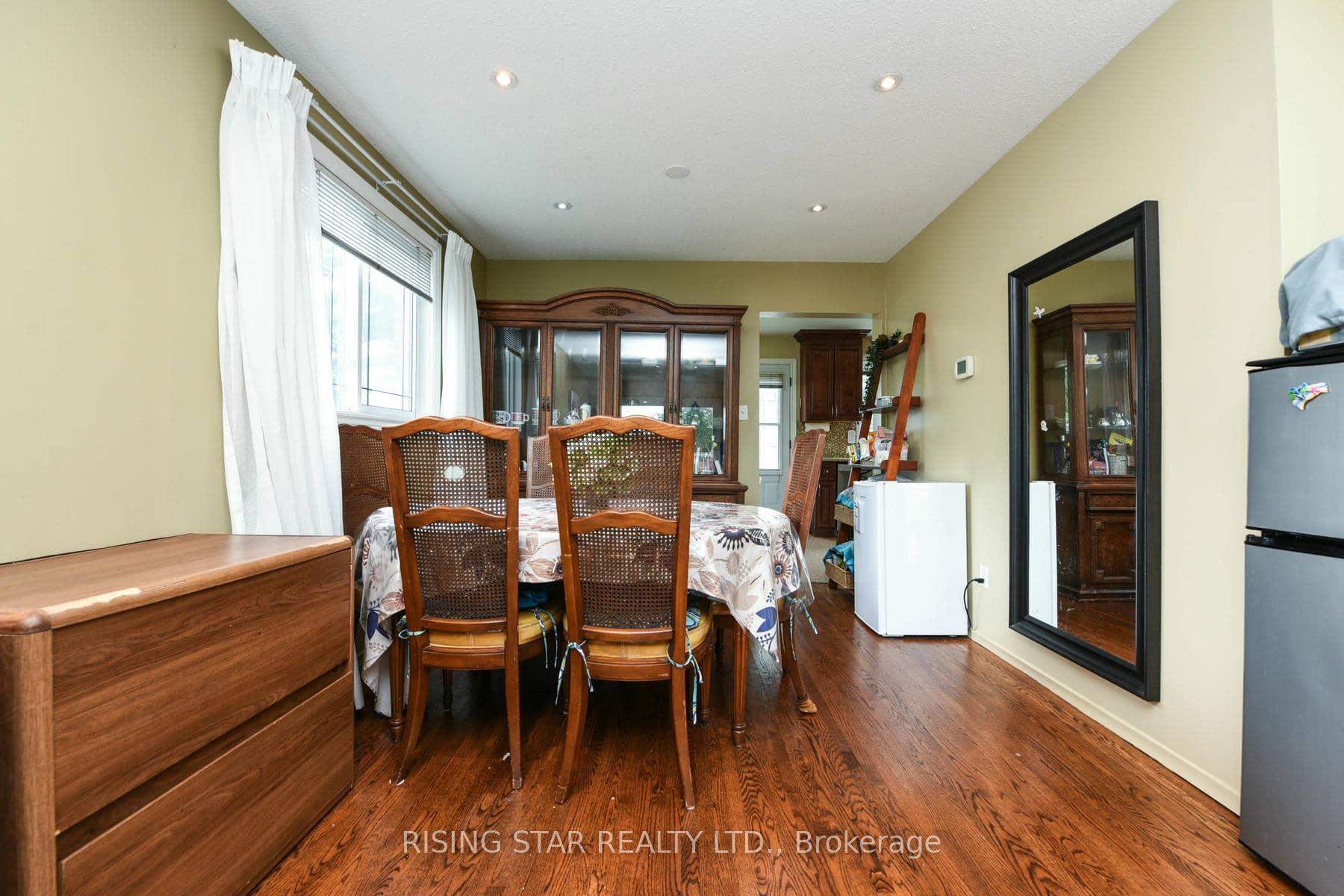 Photo 22 of 3295 Chipley Crescent, Mississauga, Malton — HOMEH