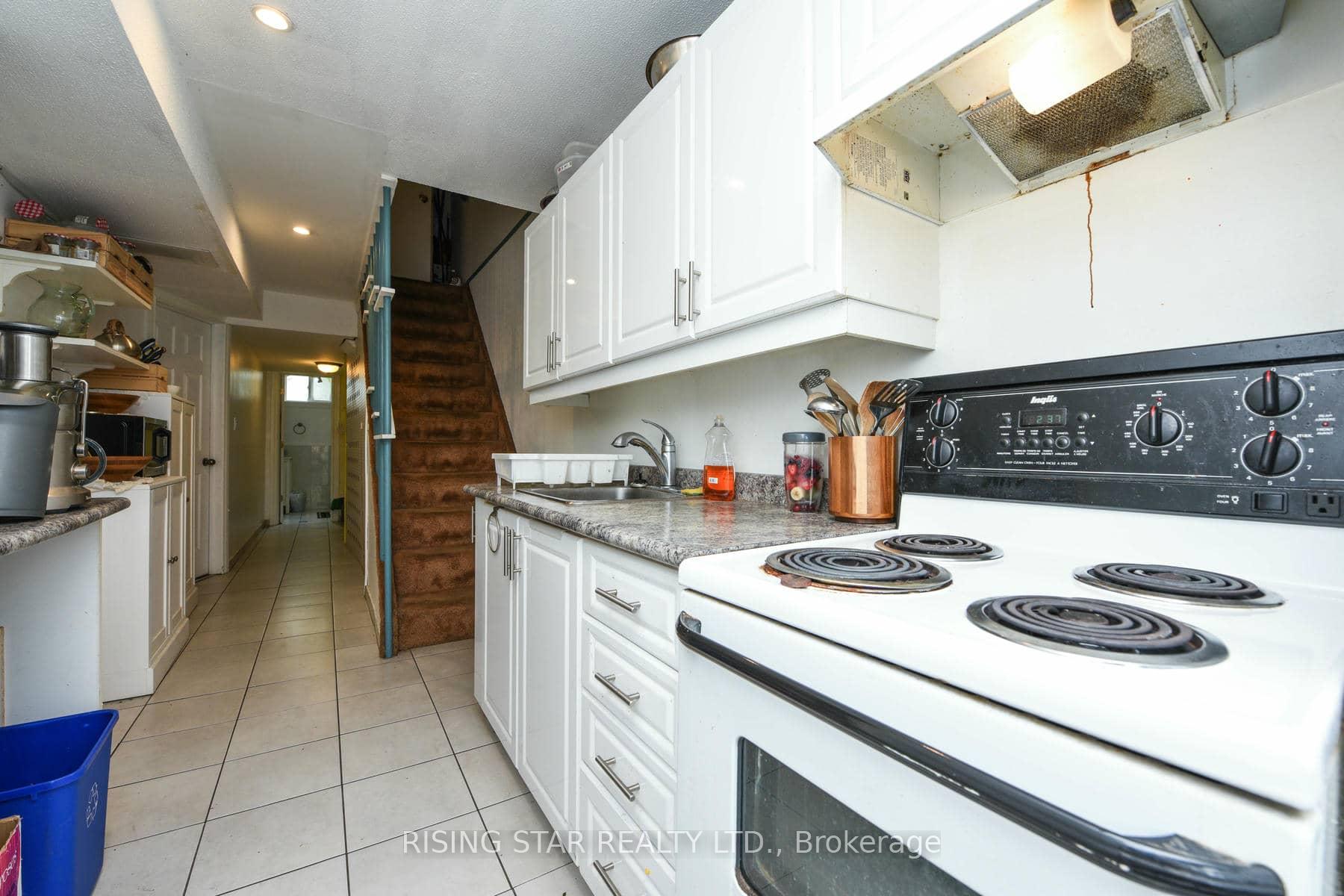 Photo 29 of 3295 Chipley Crescent, Mississauga, Malton — HOMEH